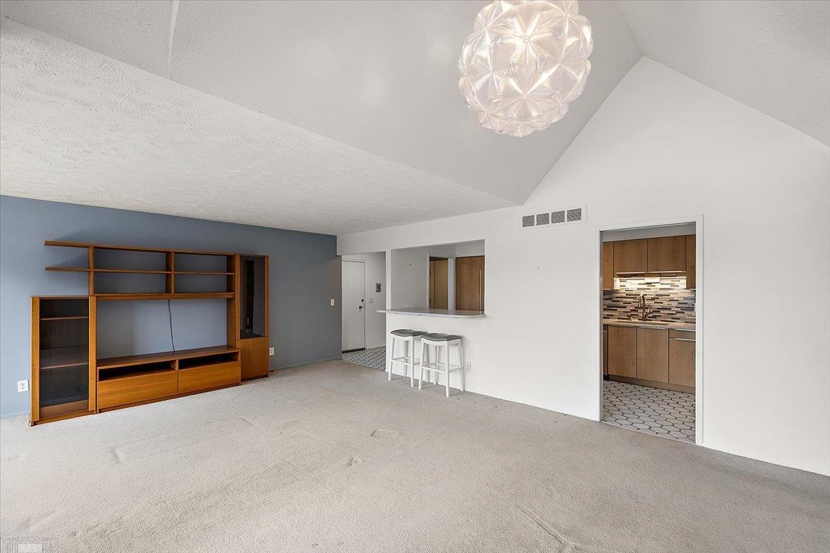  UNIT 88, Bloomfield Hills, MI, 48302