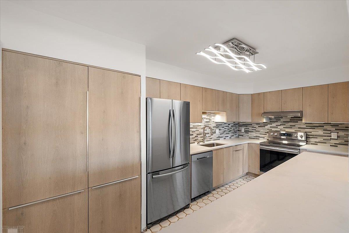  UNIT 88, Bloomfield Hills, MI, 48302