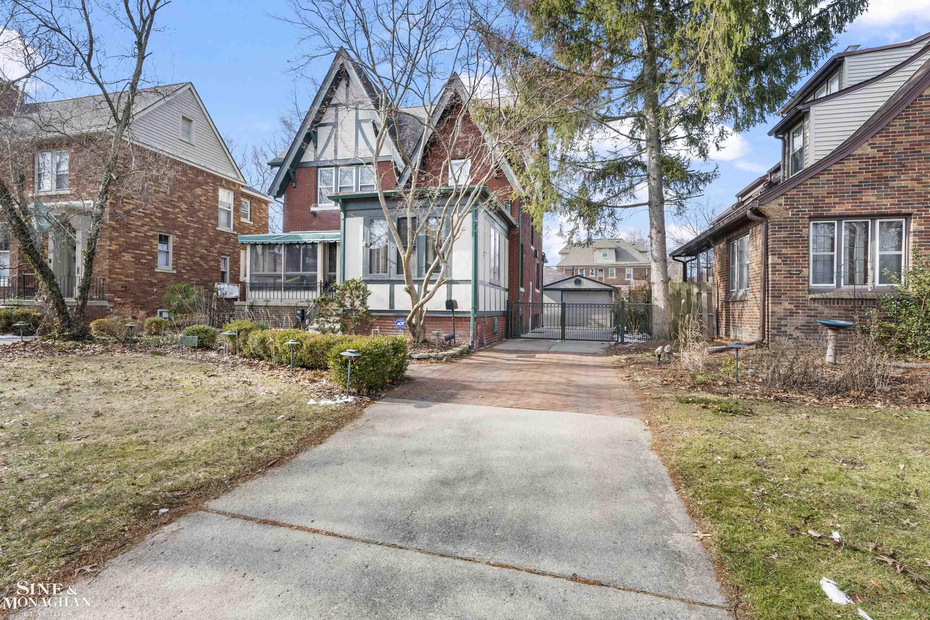 Homes for sale in Grosse Pointe Park, MI | 1425 Bishop Rd, Grosse Pointe Park, MI 48230 | MLS# 50200655