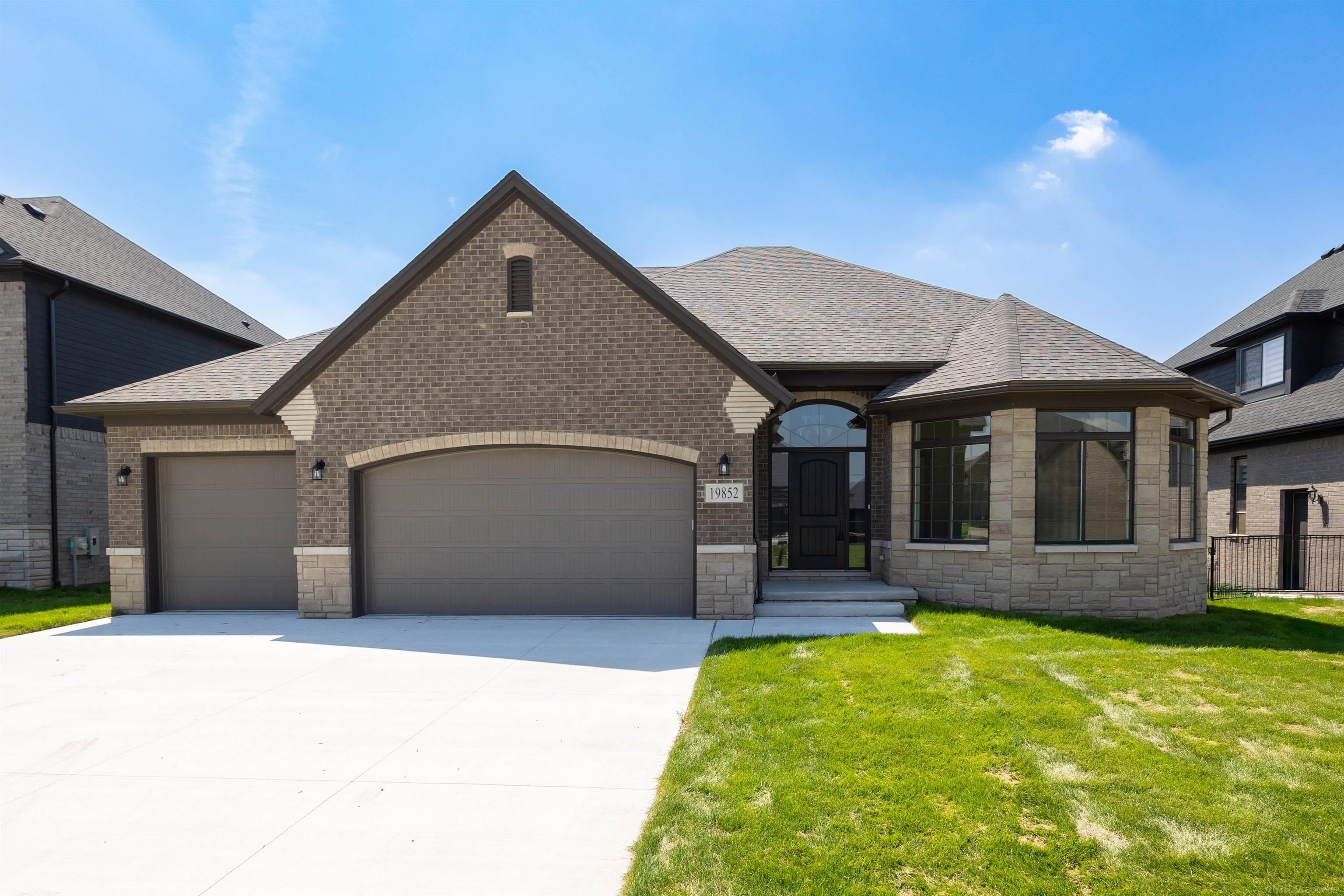 49033 Wingfield Drive, Macomb, MI, 48044