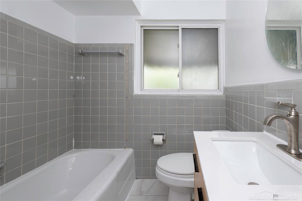 Homes for sale in Roseville, MI | 26211 Linwood St, Roseville, MI 48066 | MLS# 50200662