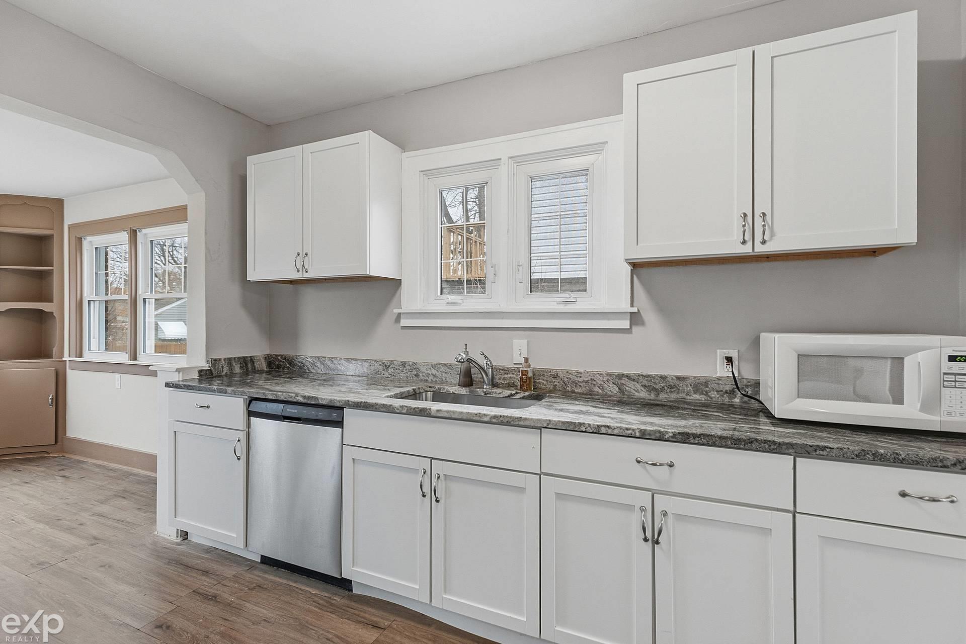 22022 Beechwood Avenue, Eastpointe, MI, 48021