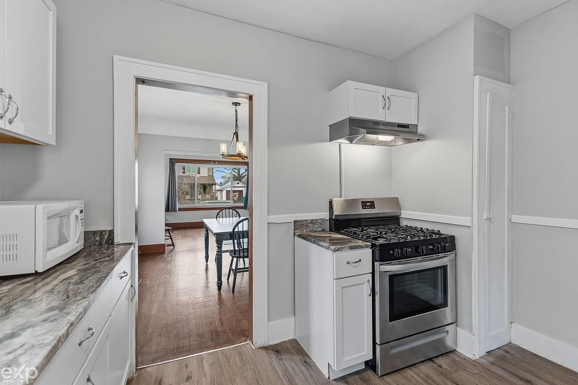 22022 Beechwood Avenue, Eastpointe, MI, 48021