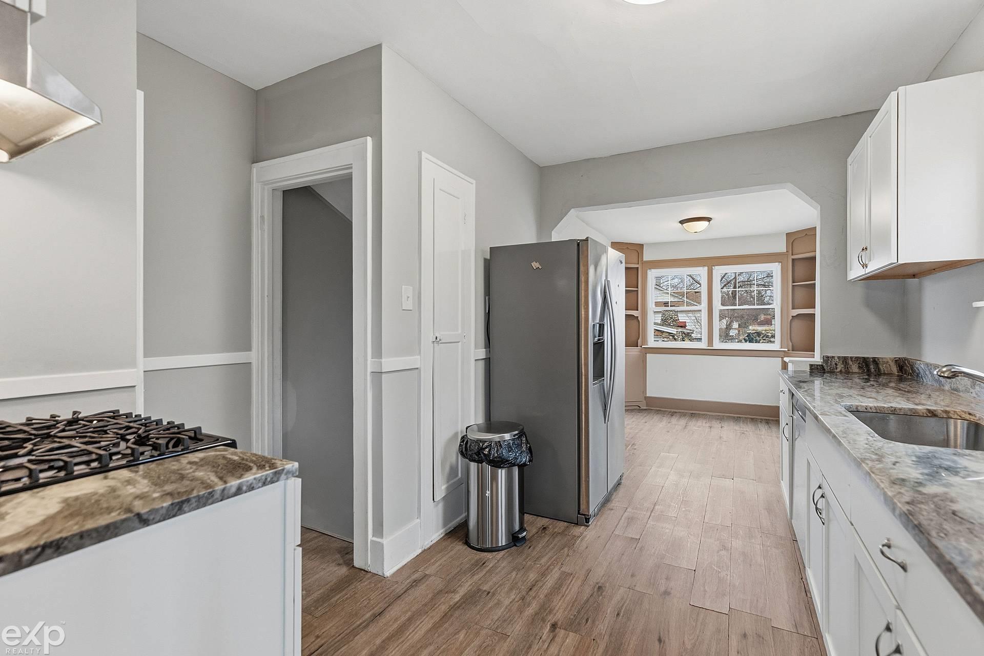 22022 Beechwood Avenue, Eastpointe, MI, 48021