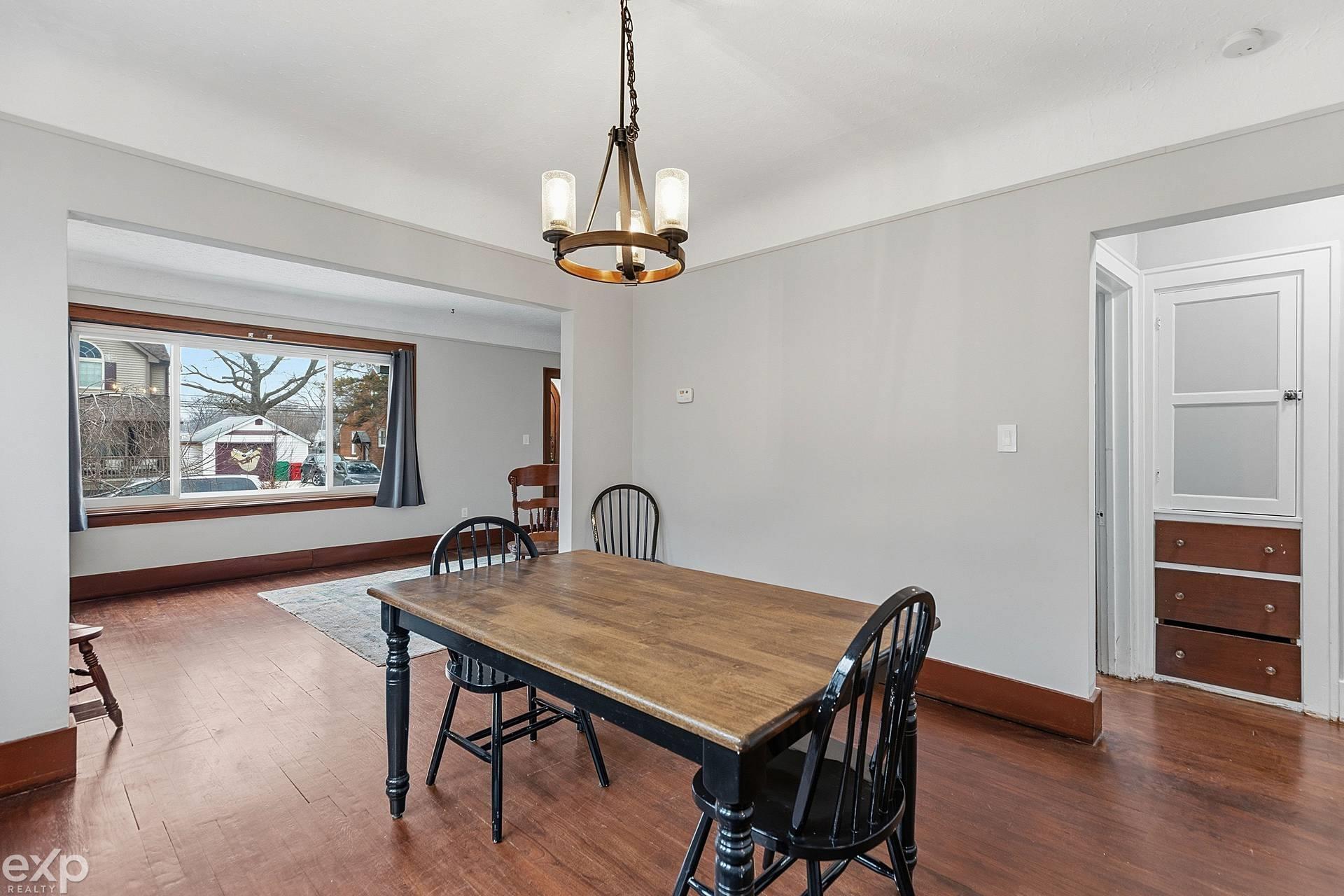 22022 Beechwood Avenue, Eastpointe, MI, 48021