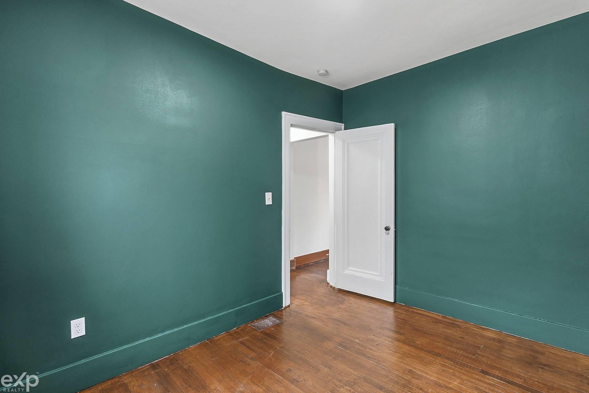 22022 Beechwood Avenue, Eastpointe, MI, 48021