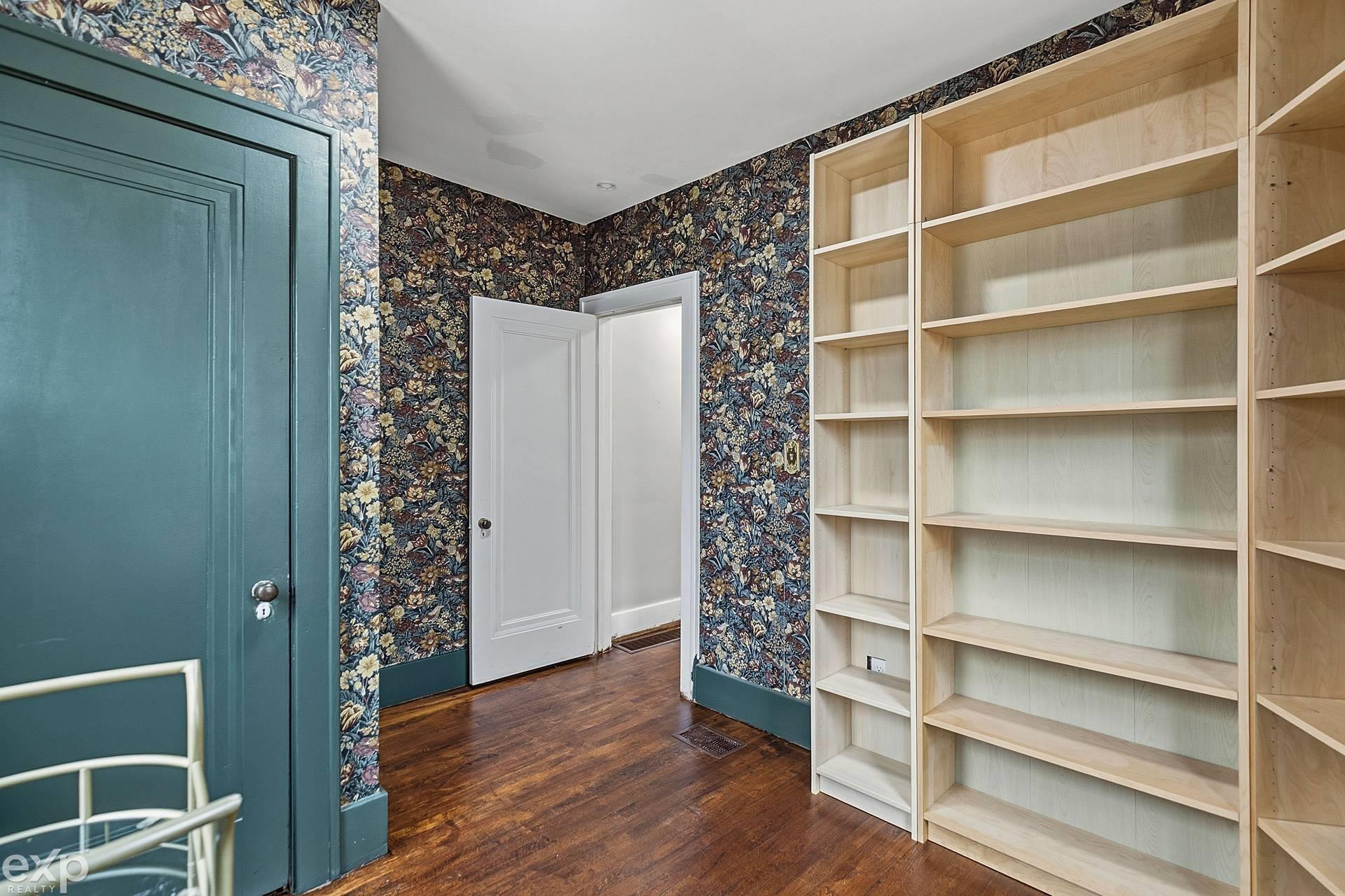 22022 Beechwood Avenue, Eastpointe, MI, 48021