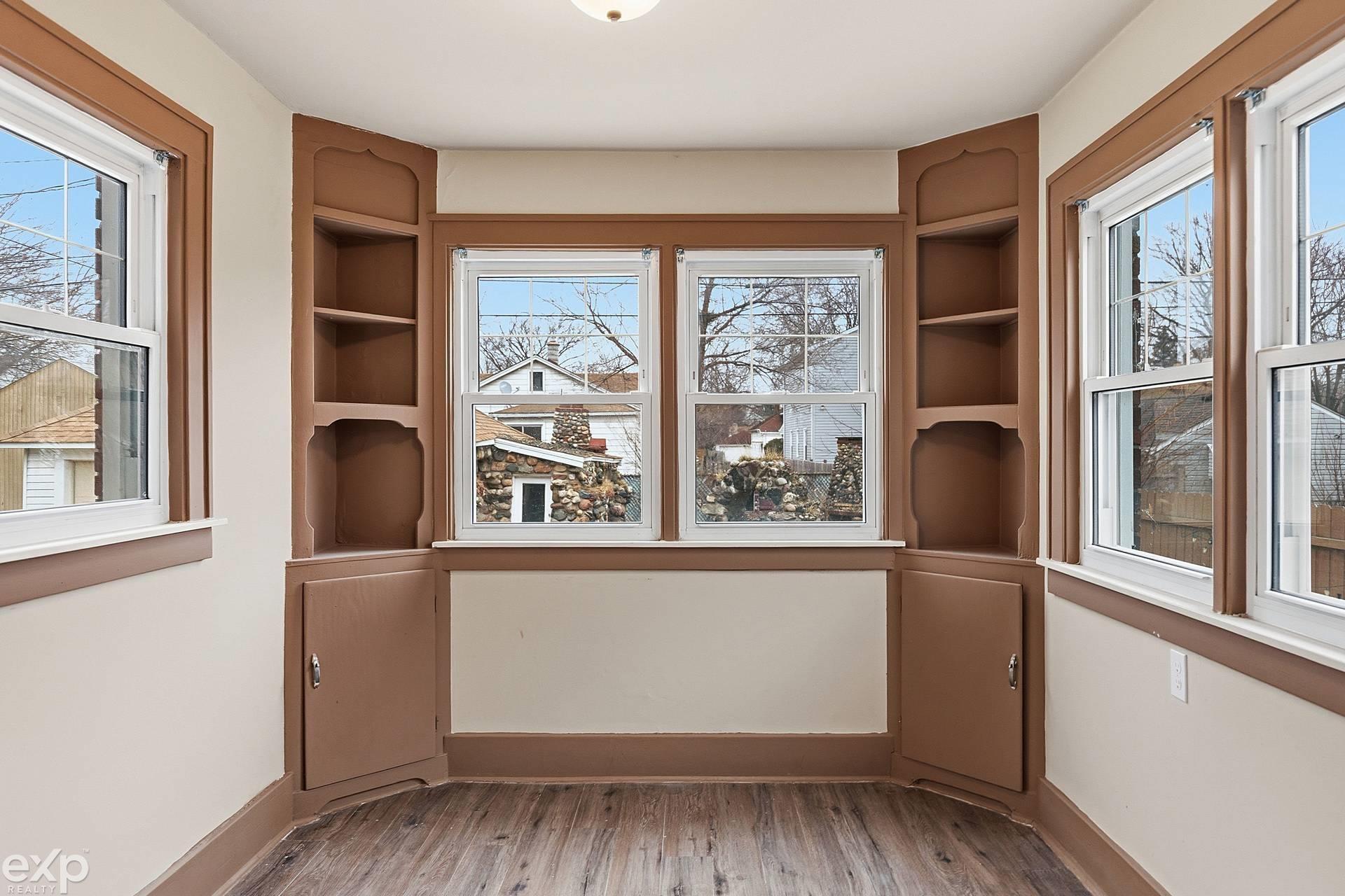 22022 Beechwood Avenue, Eastpointe, MI, 48021