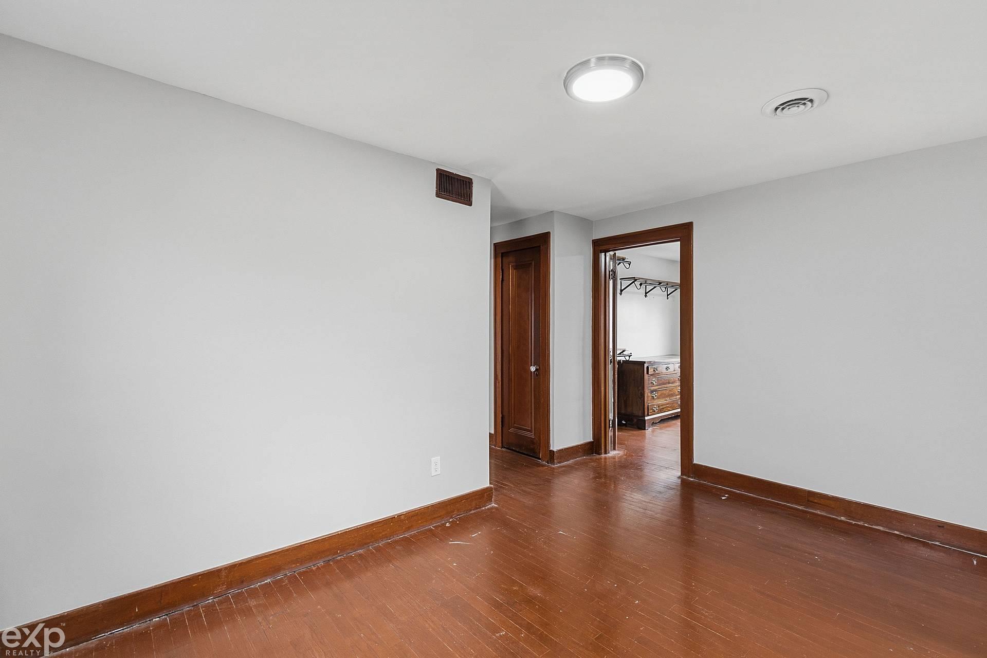 22022 Beechwood Avenue, Eastpointe, MI, 48021