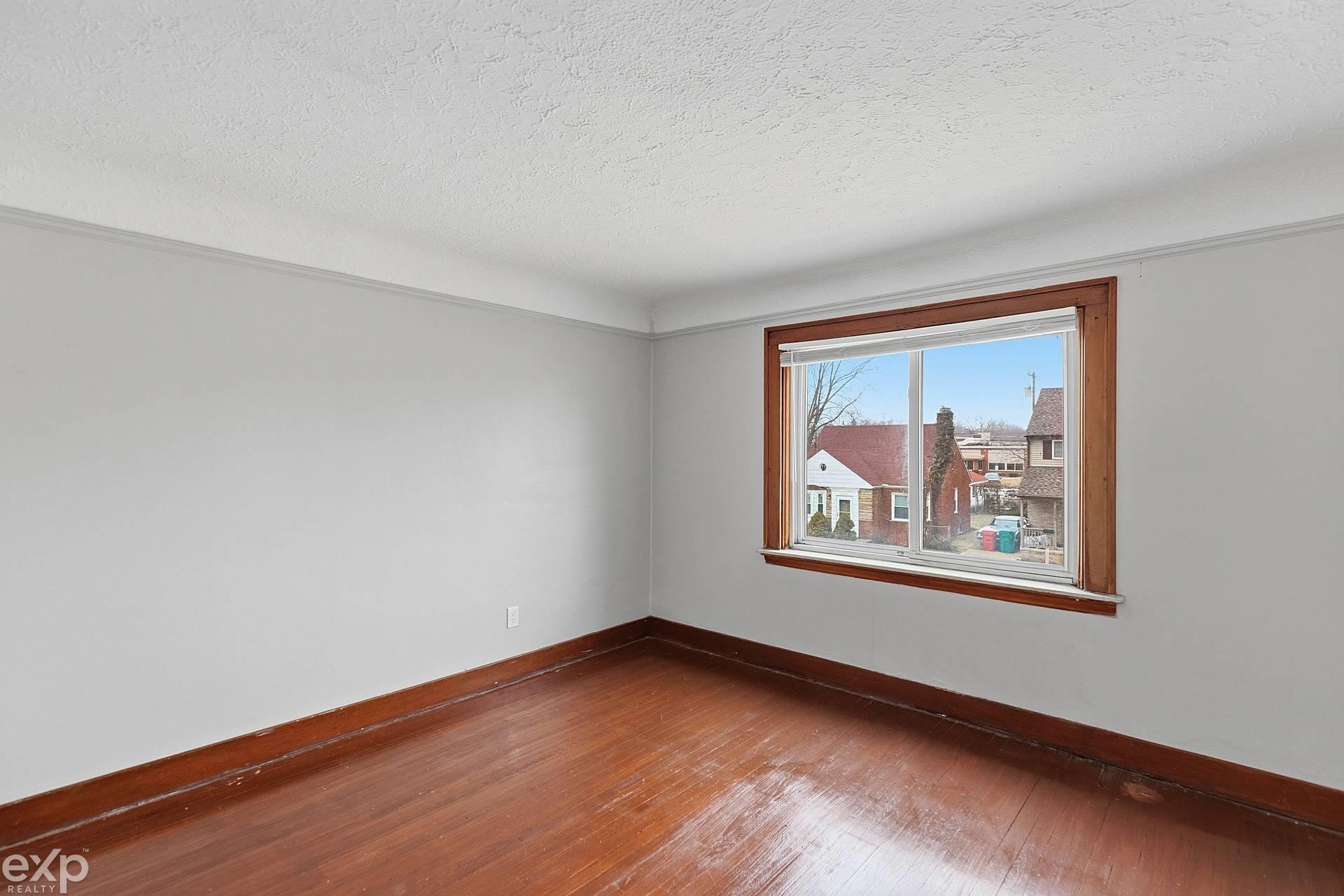 22022 Beechwood Avenue, Eastpointe, MI, 48021