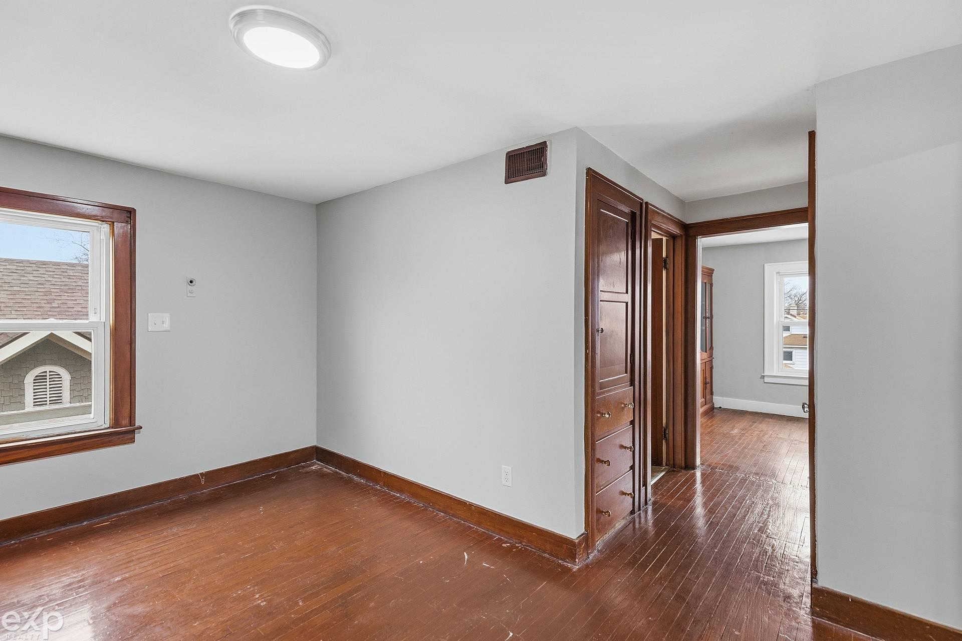 22022 Beechwood Avenue, Eastpointe, MI, 48021