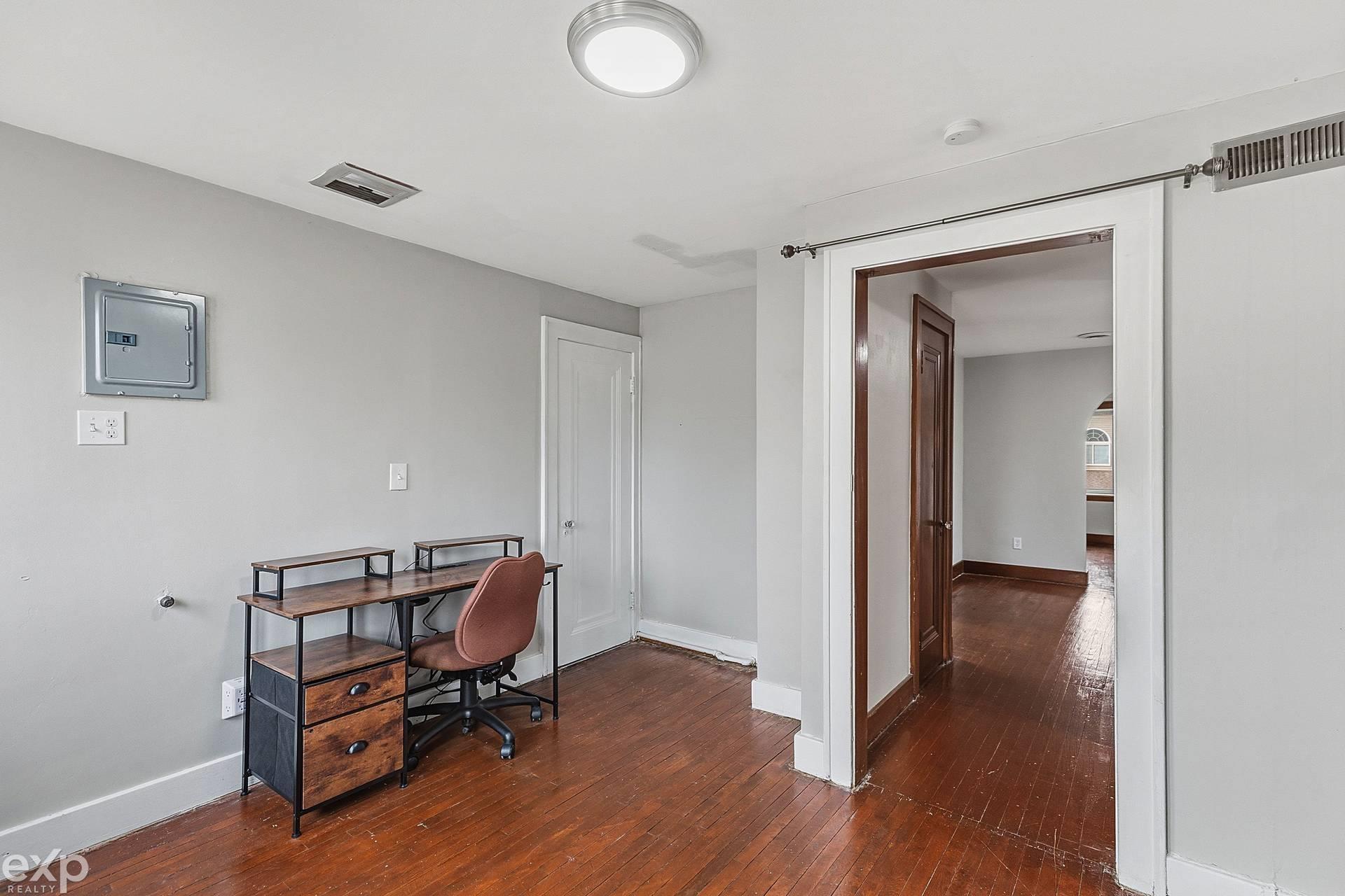 22022 Beechwood Avenue, Eastpointe, MI, 48021