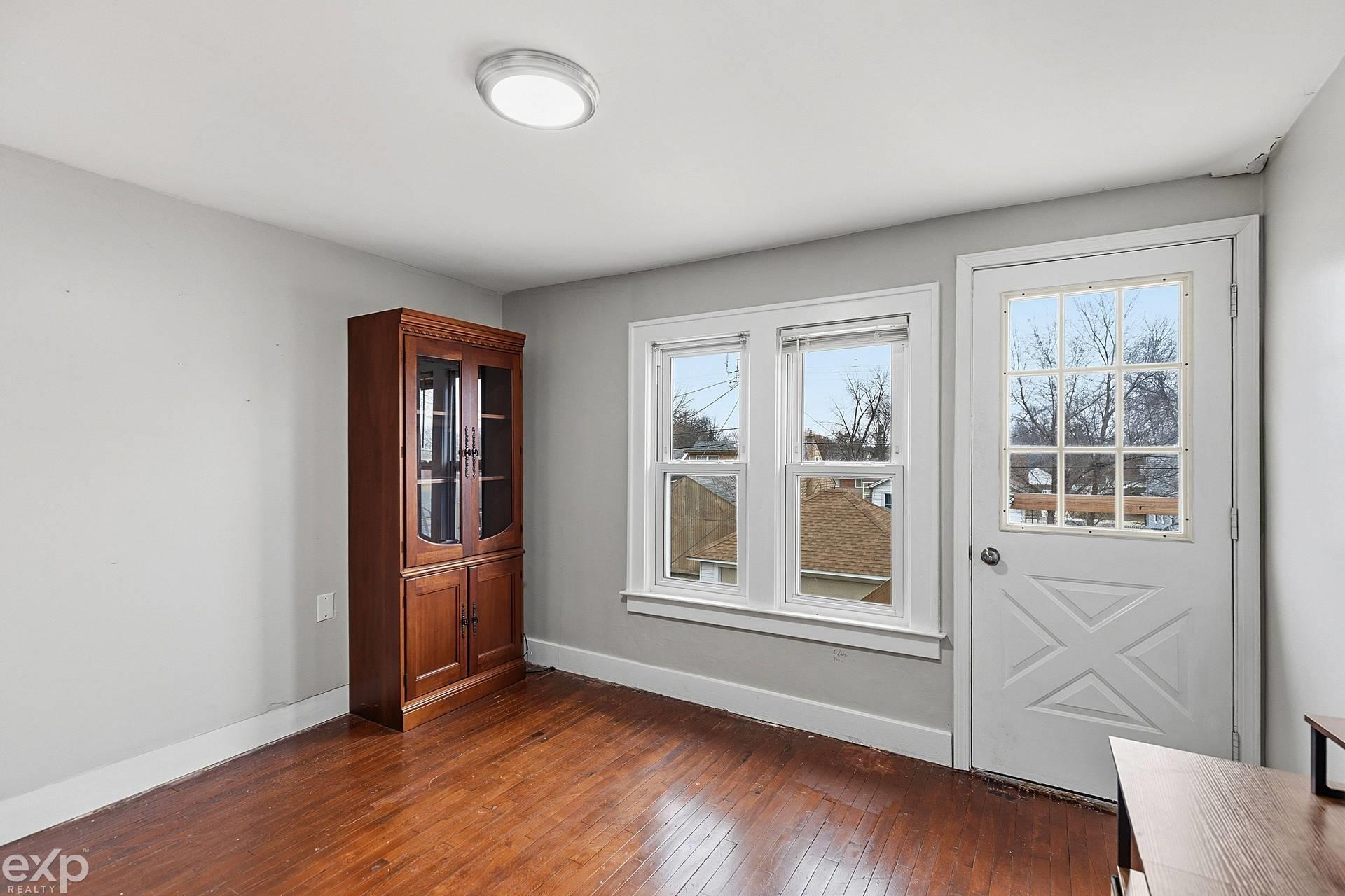 22022 Beechwood Avenue, Eastpointe, MI, 48021