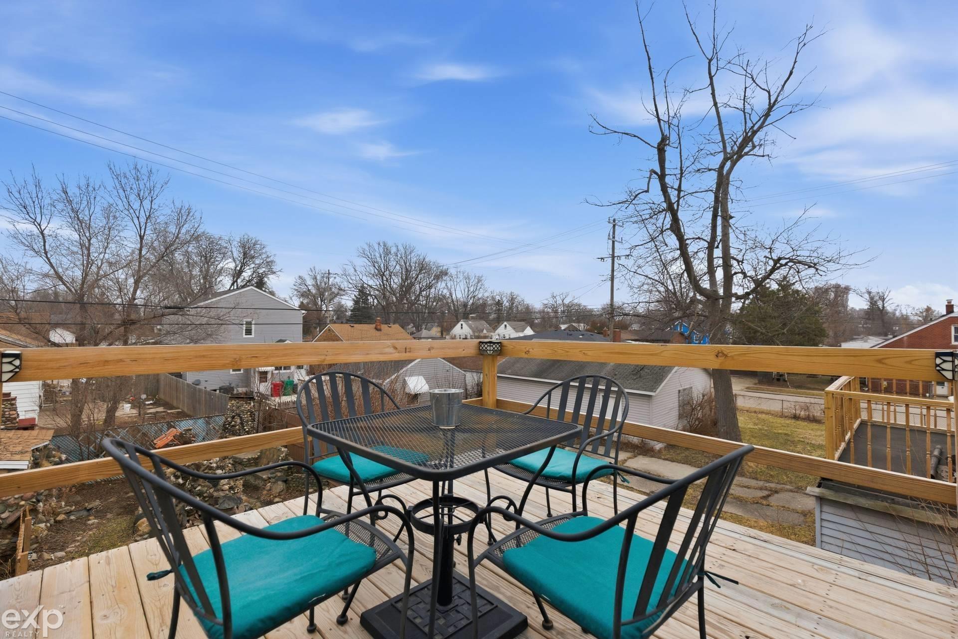 22022 Beechwood Avenue, Eastpointe, MI, 48021