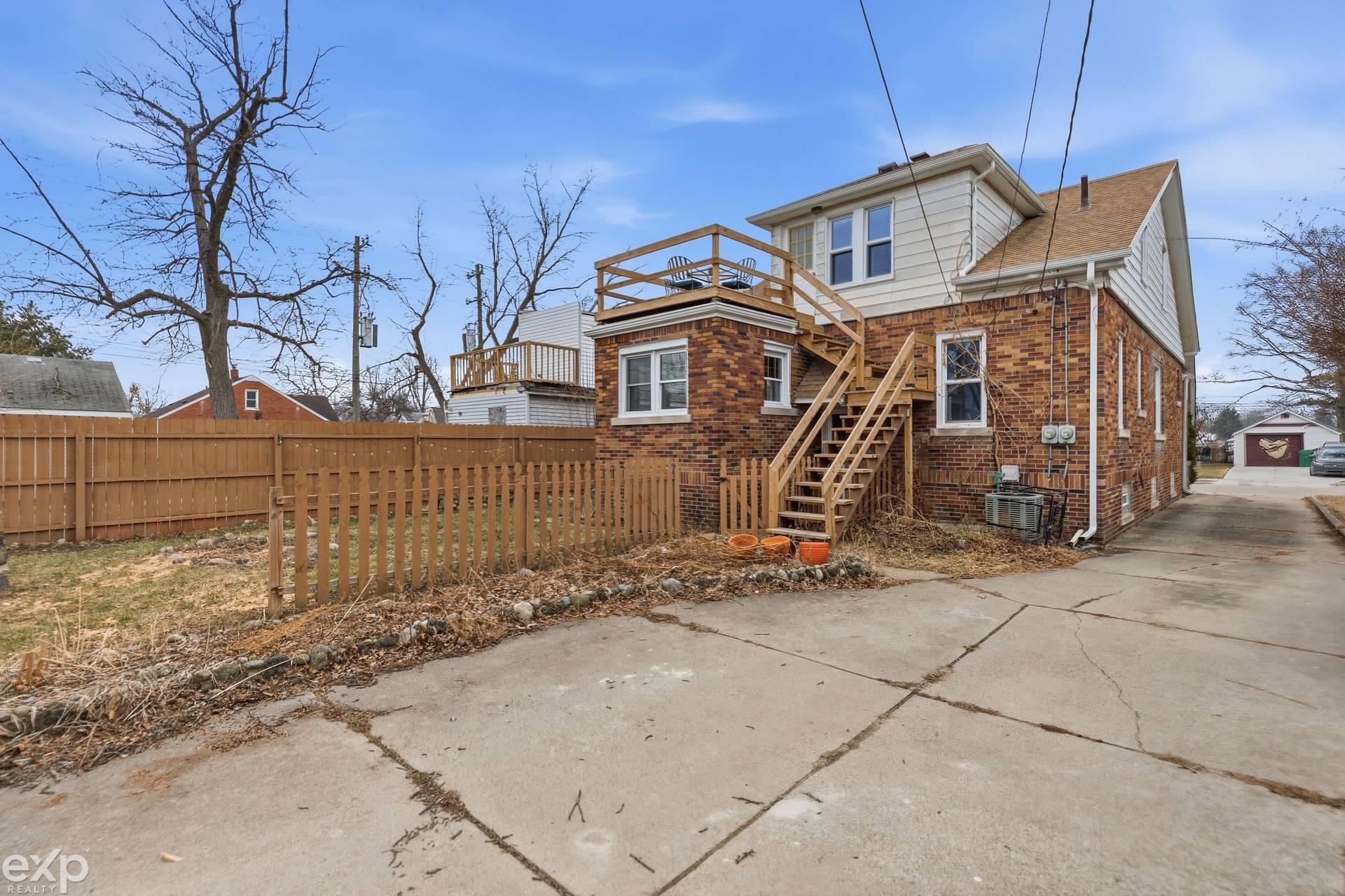 22022 Beechwood Avenue, Eastpointe, MI, 48021