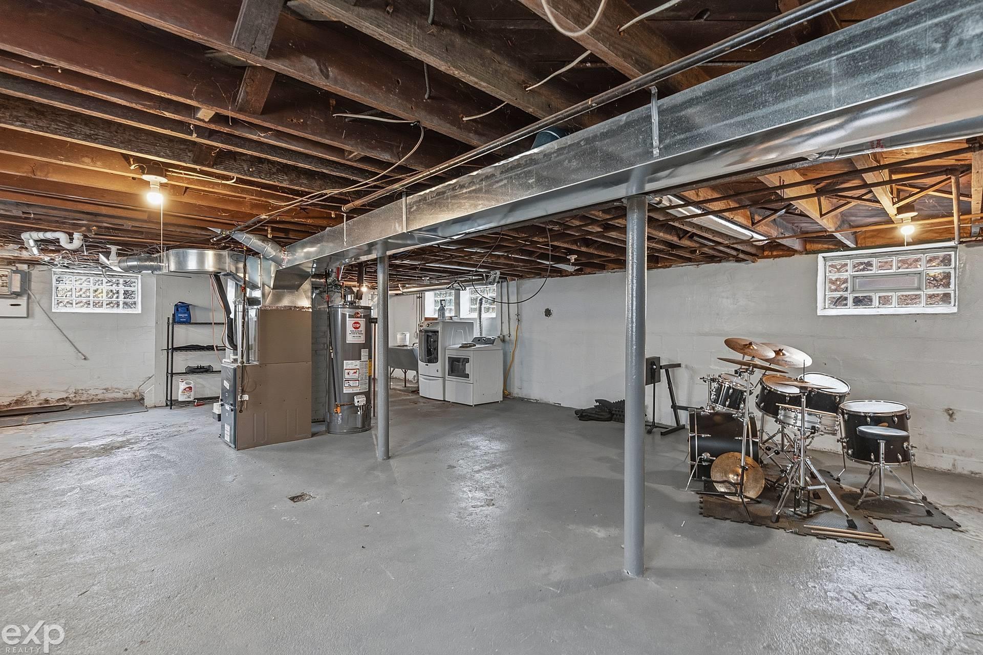 22022 Beechwood Avenue, Eastpointe, MI, 48021