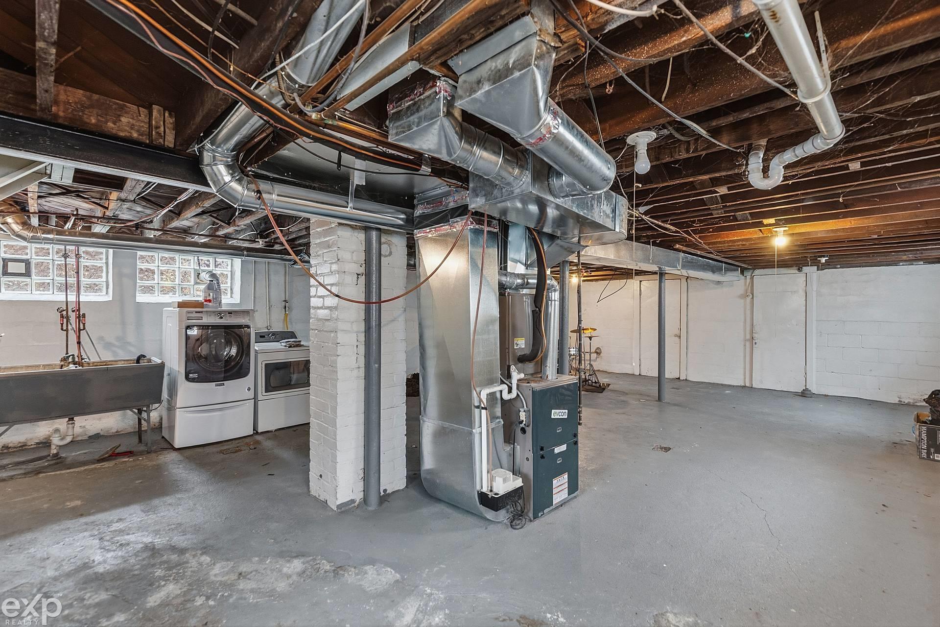 22022 Beechwood Avenue, Eastpointe, MI, 48021