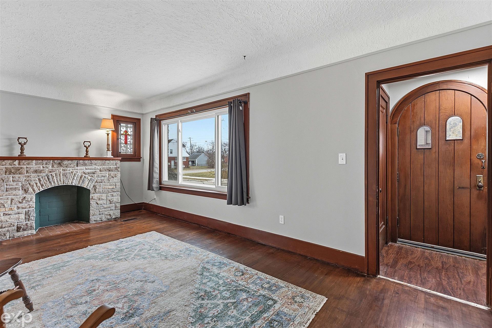 22022 Beechwood Avenue, Eastpointe, MI, 48021