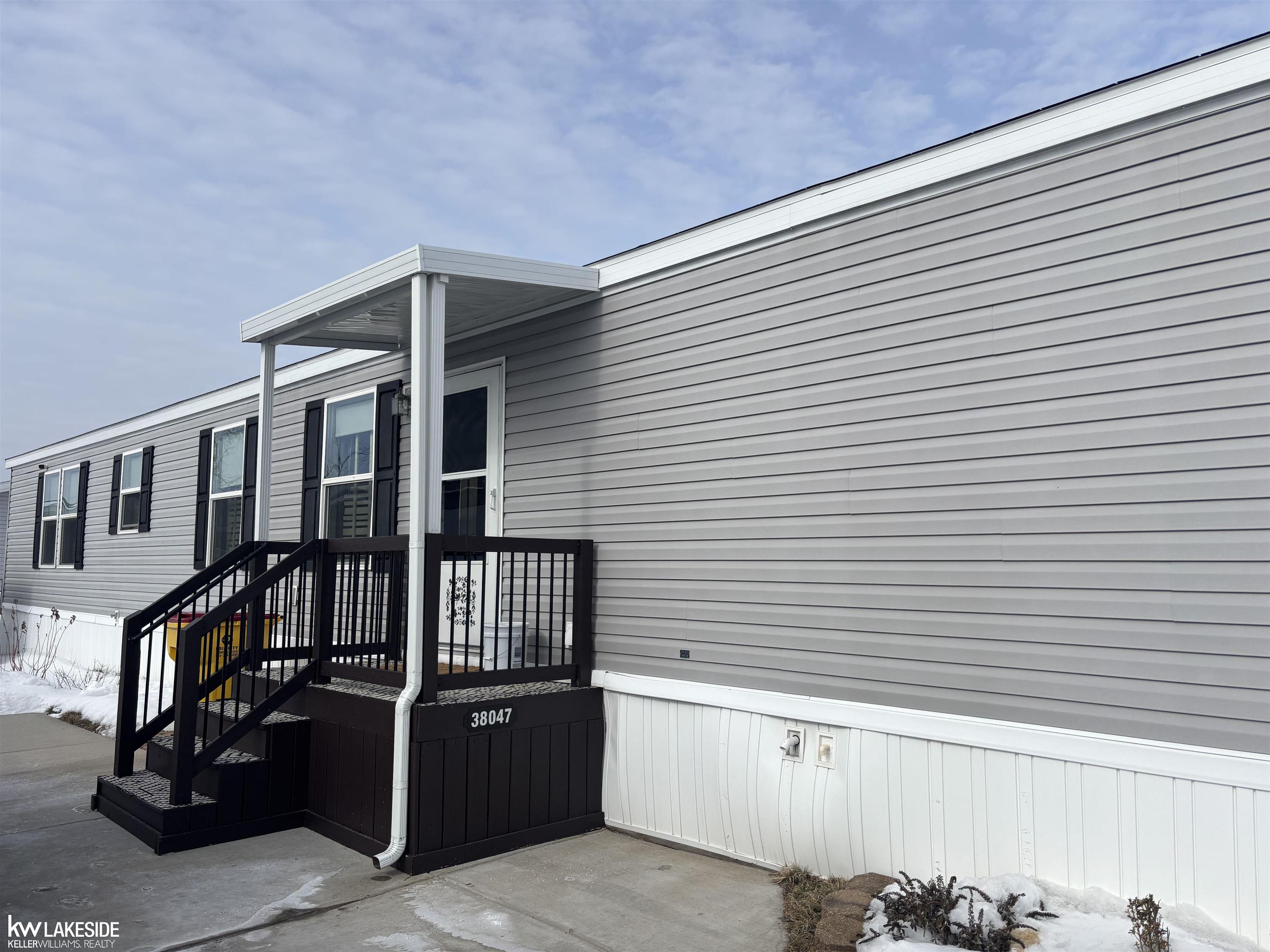 Homes for sale in Clinton Township, MI | 38047 Leverette Ave, Clinton Township, MI 48038 | MLS# 50200709