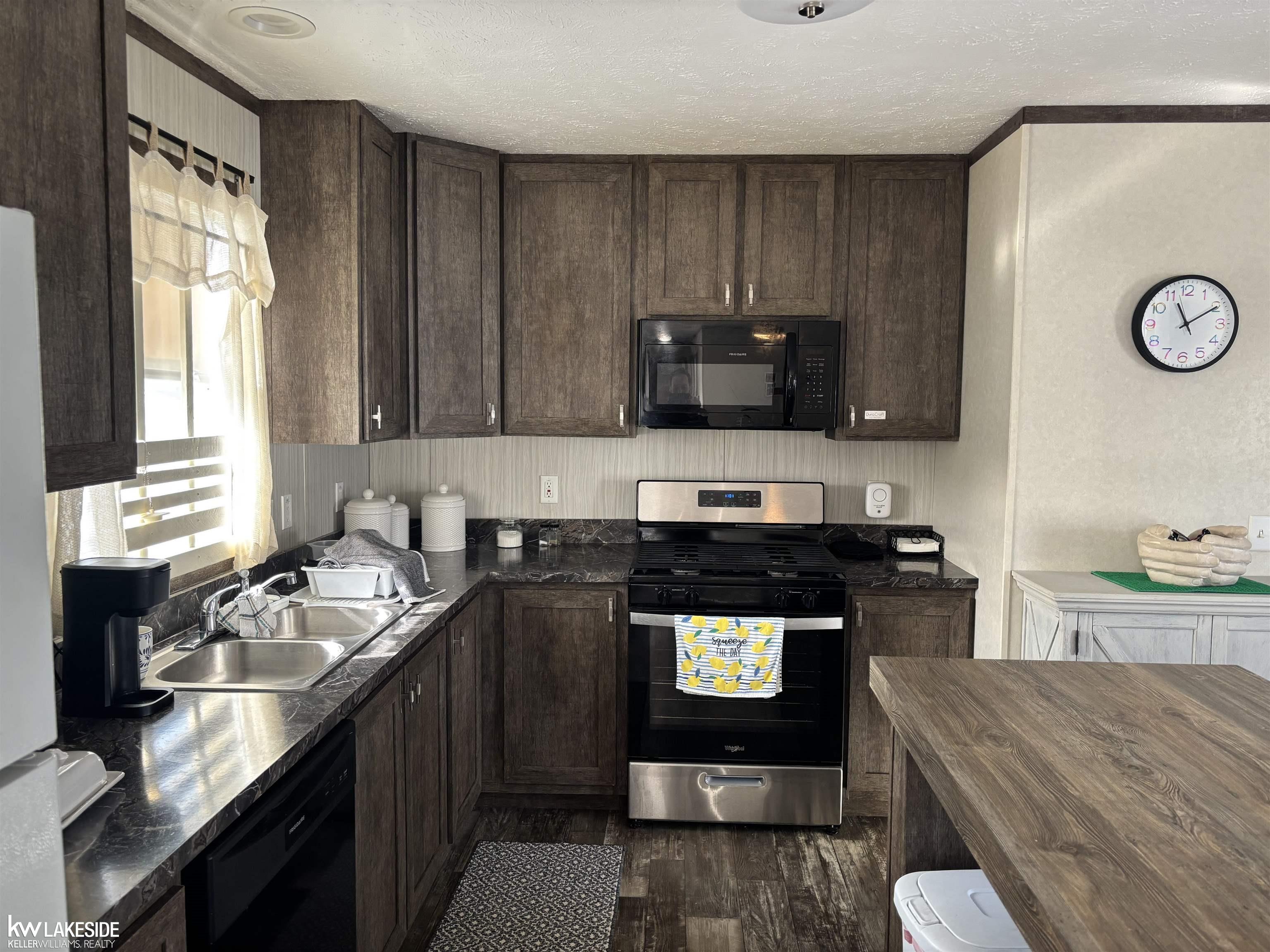 38047 Leverette Avenue, Clinton Township, MI, 48038