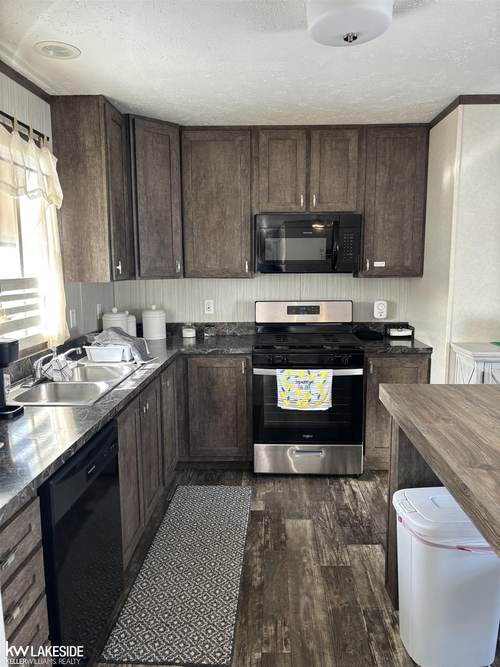 38047 Leverette Avenue, Clinton Township, MI, 48038