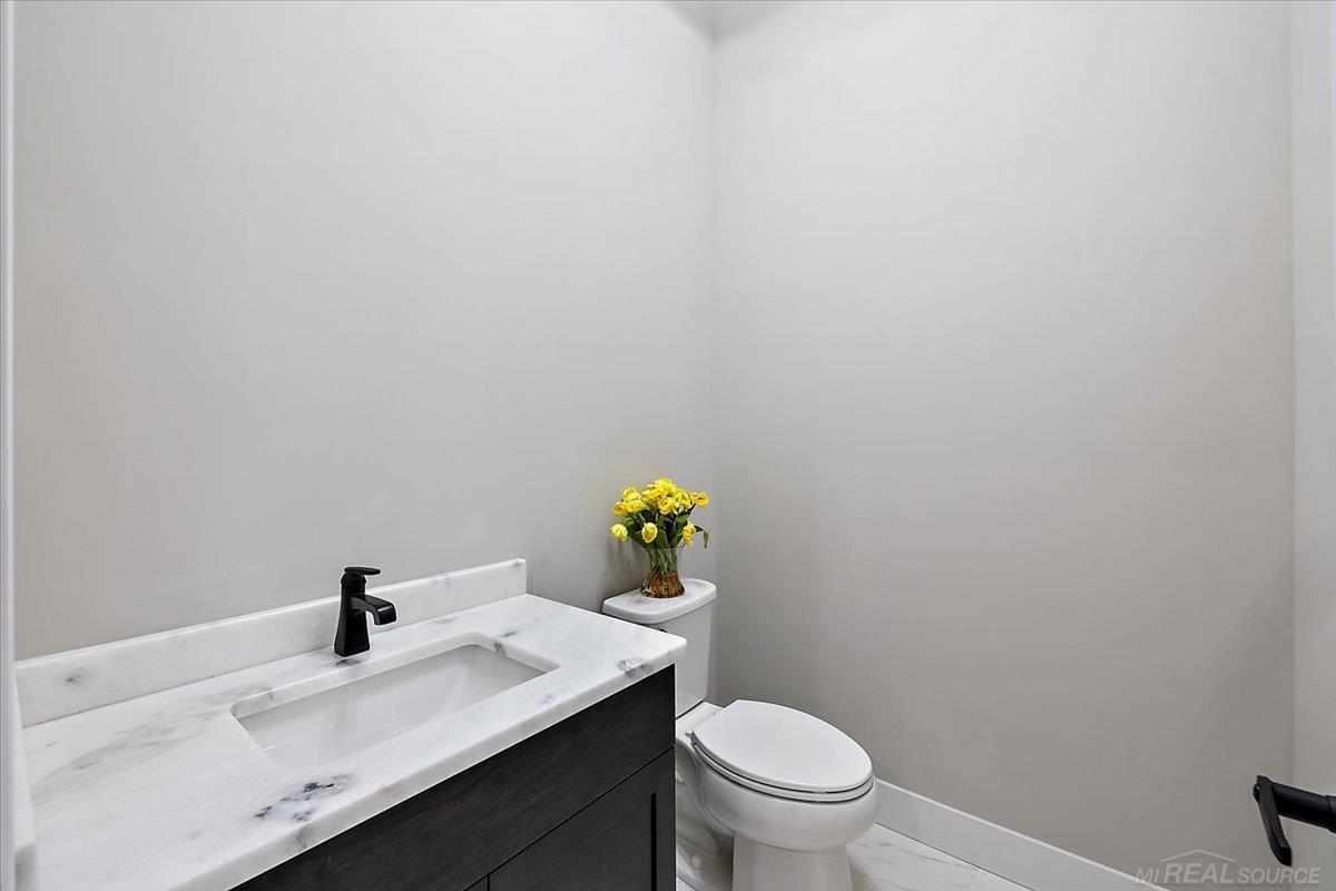 17827 Biscayne Drive photo 24