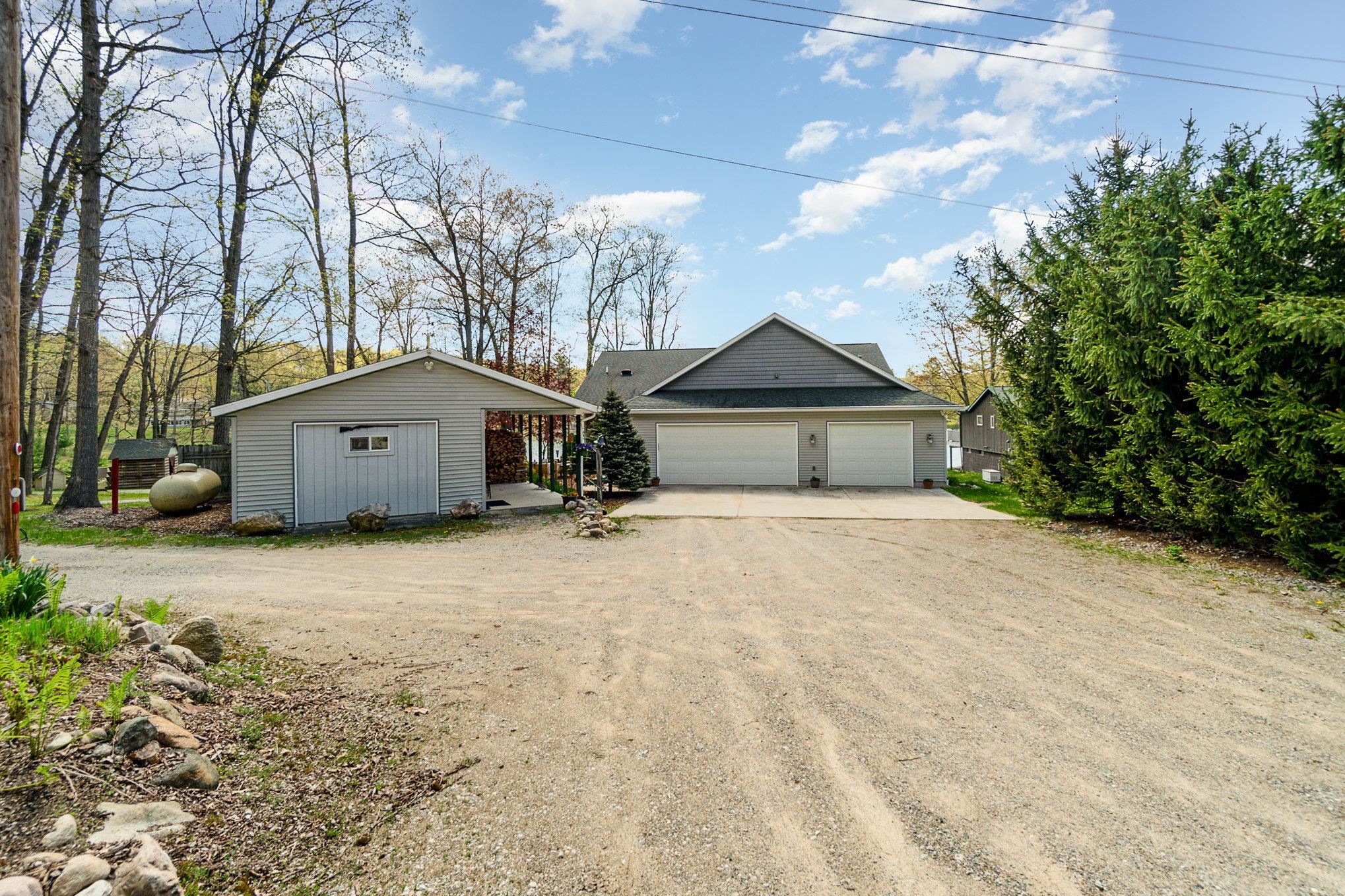 1218 Headquarters Road, Prudenville, MI, 48651