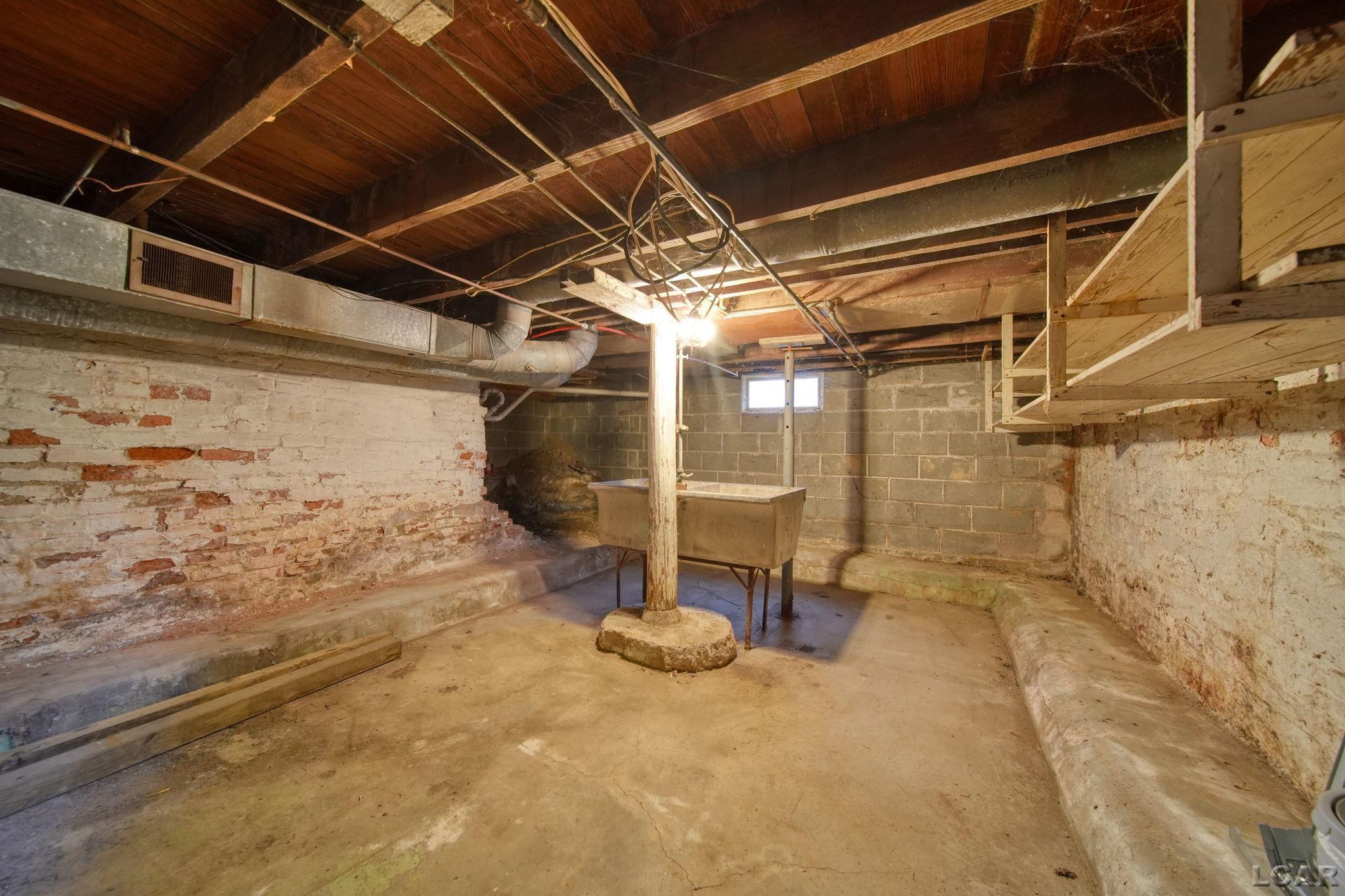 220 Comstock Street, Adrian, MI, 49221