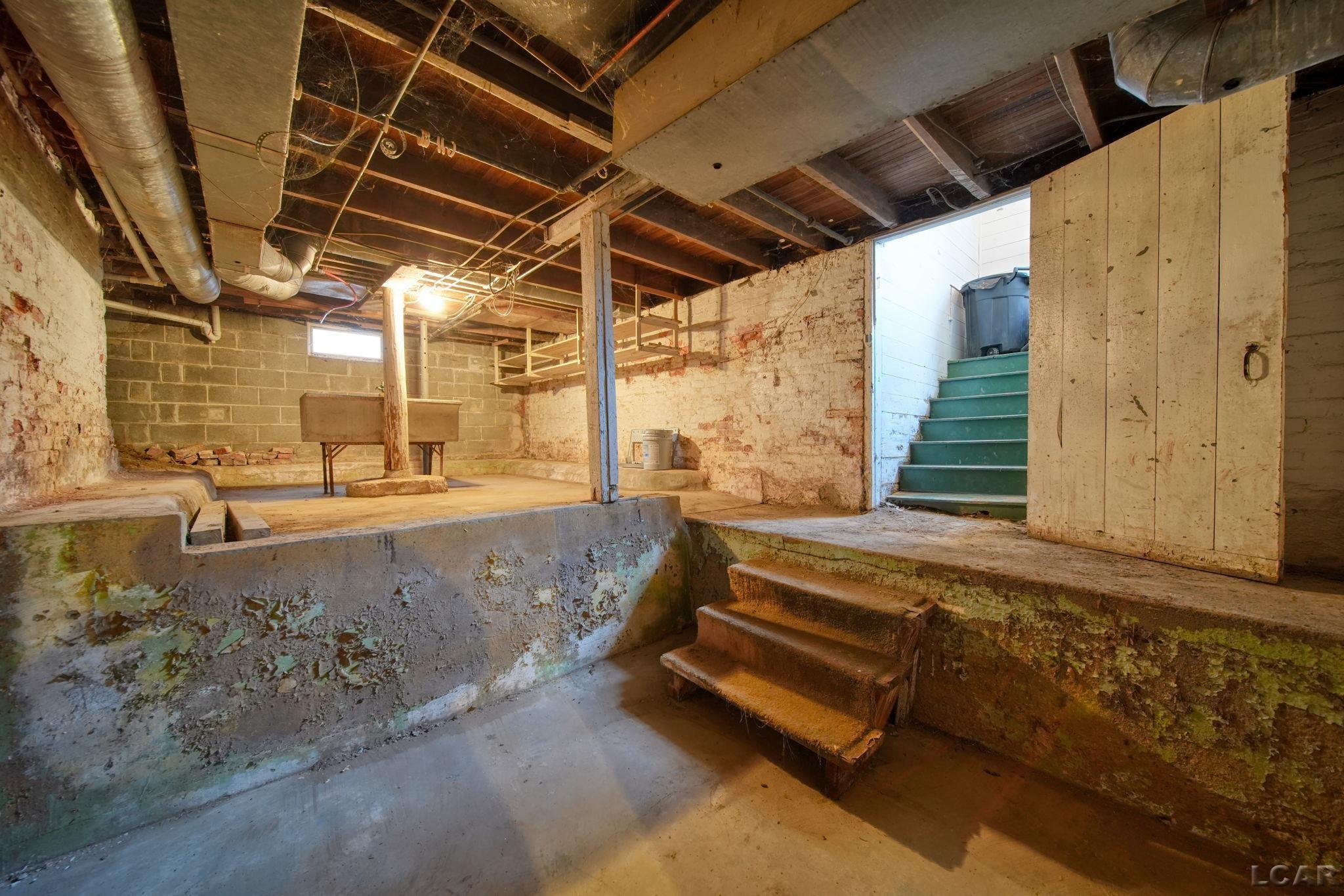 220 Comstock Street, Adrian, MI, 49221