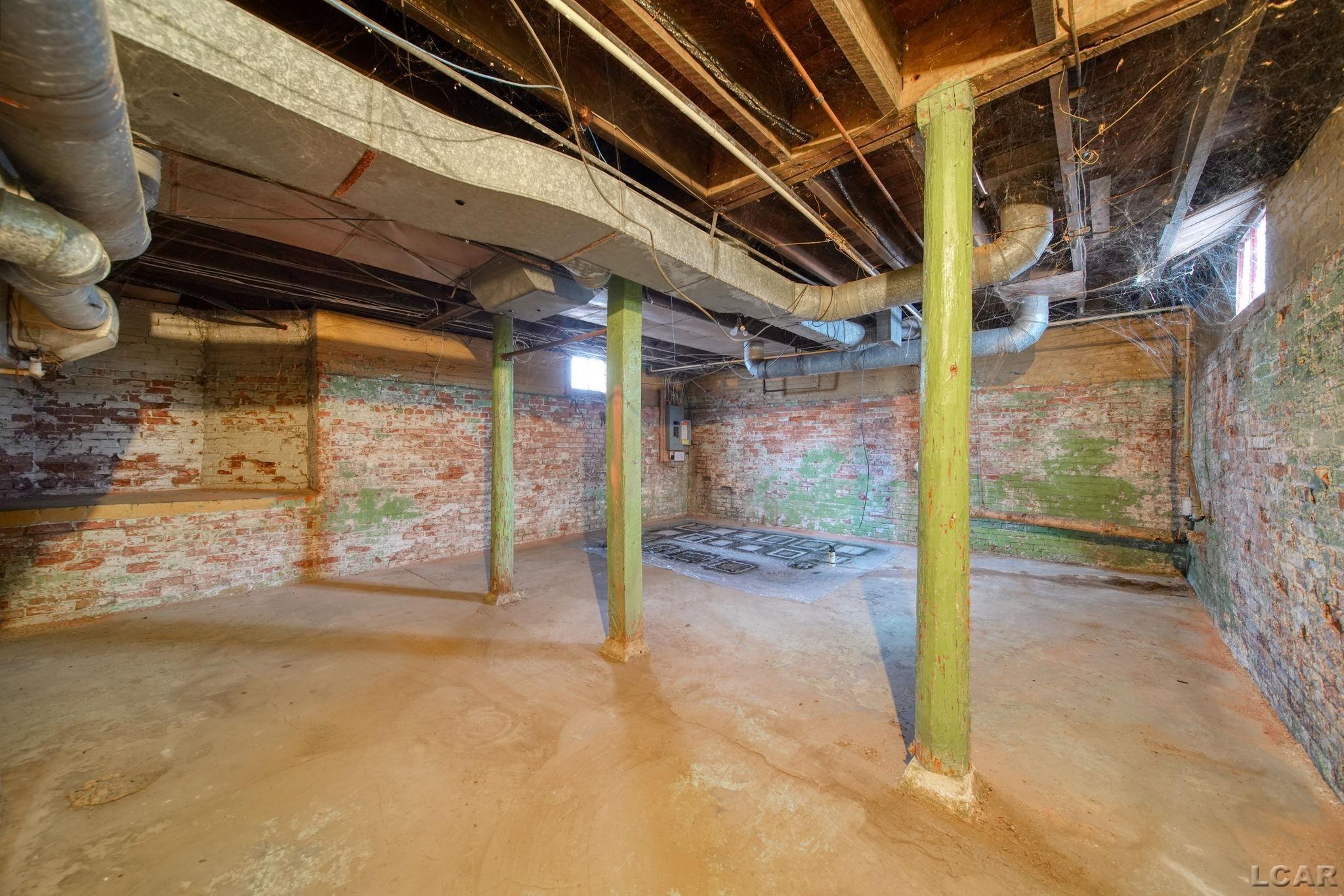 220 Comstock Street, Adrian, MI, 49221