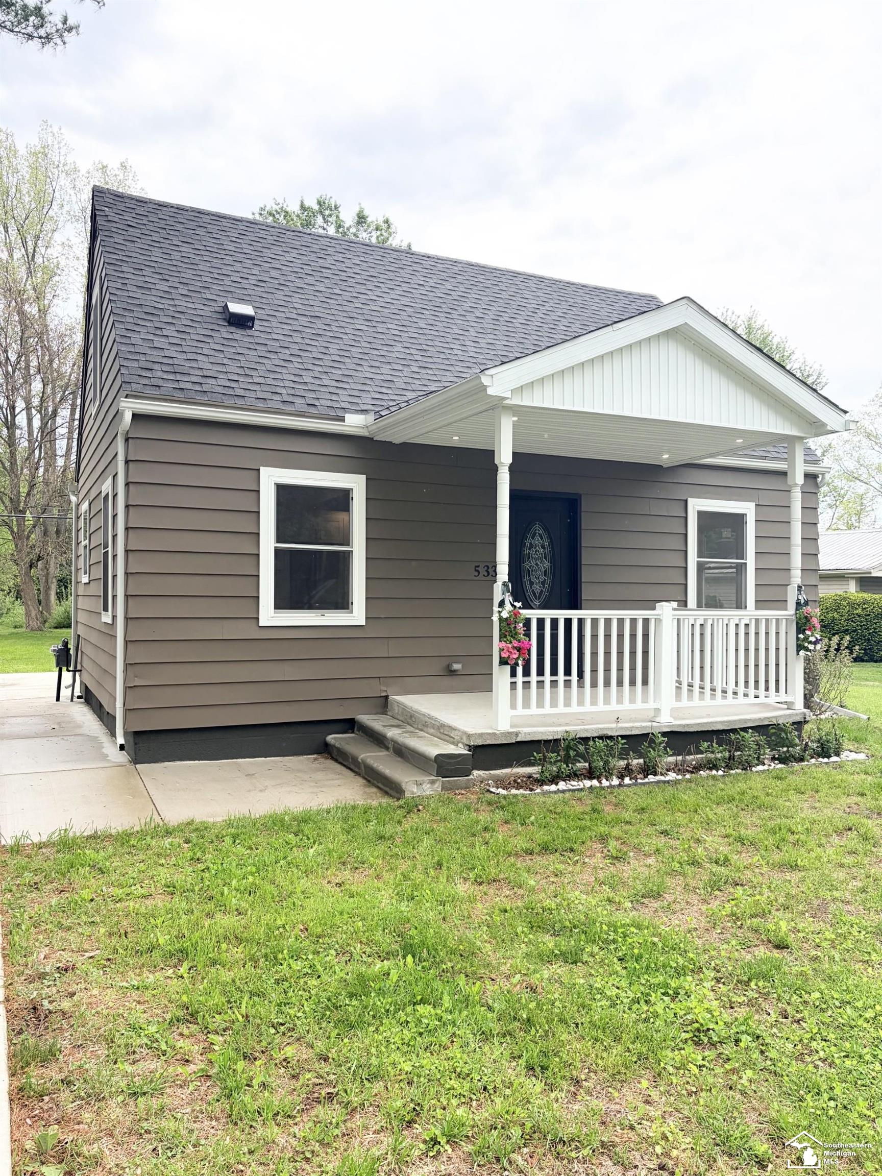 3rd image of 533 Center St, Carleton, MI 48117 | MLS# 50200792