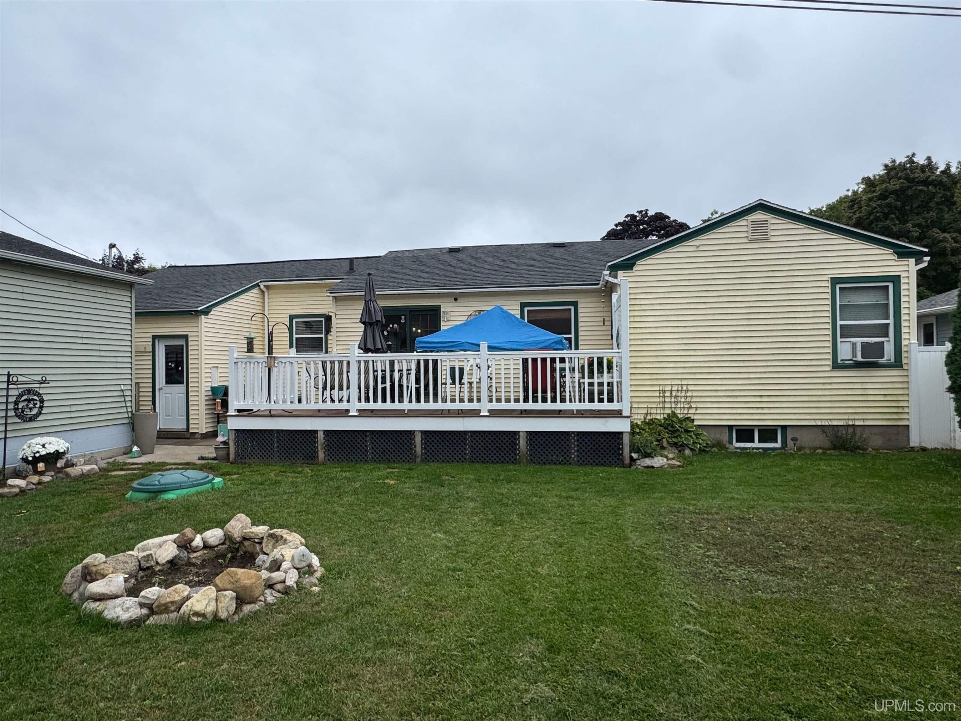 1824 S 9th Avenue, Escanaba, MI, 49829