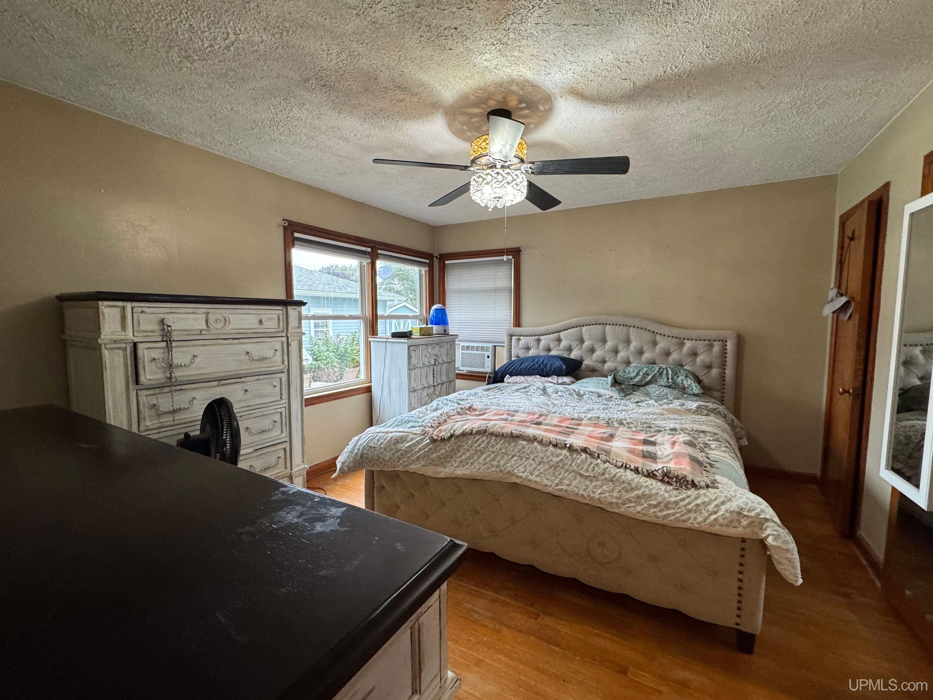 1824 S 9th Avenue, Escanaba, MI, 49829