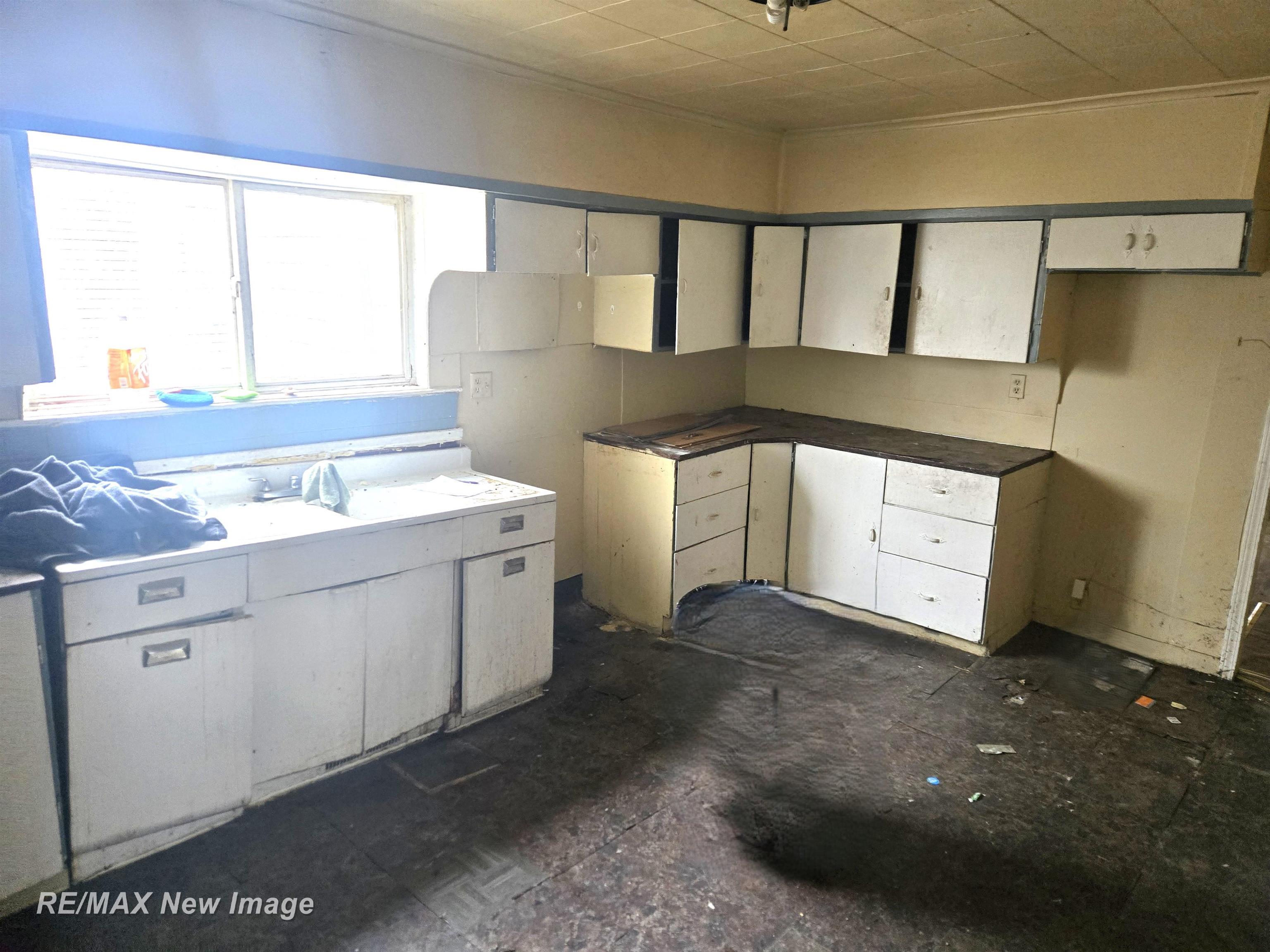 712 S Porter Street, Saginaw, MI, 48602