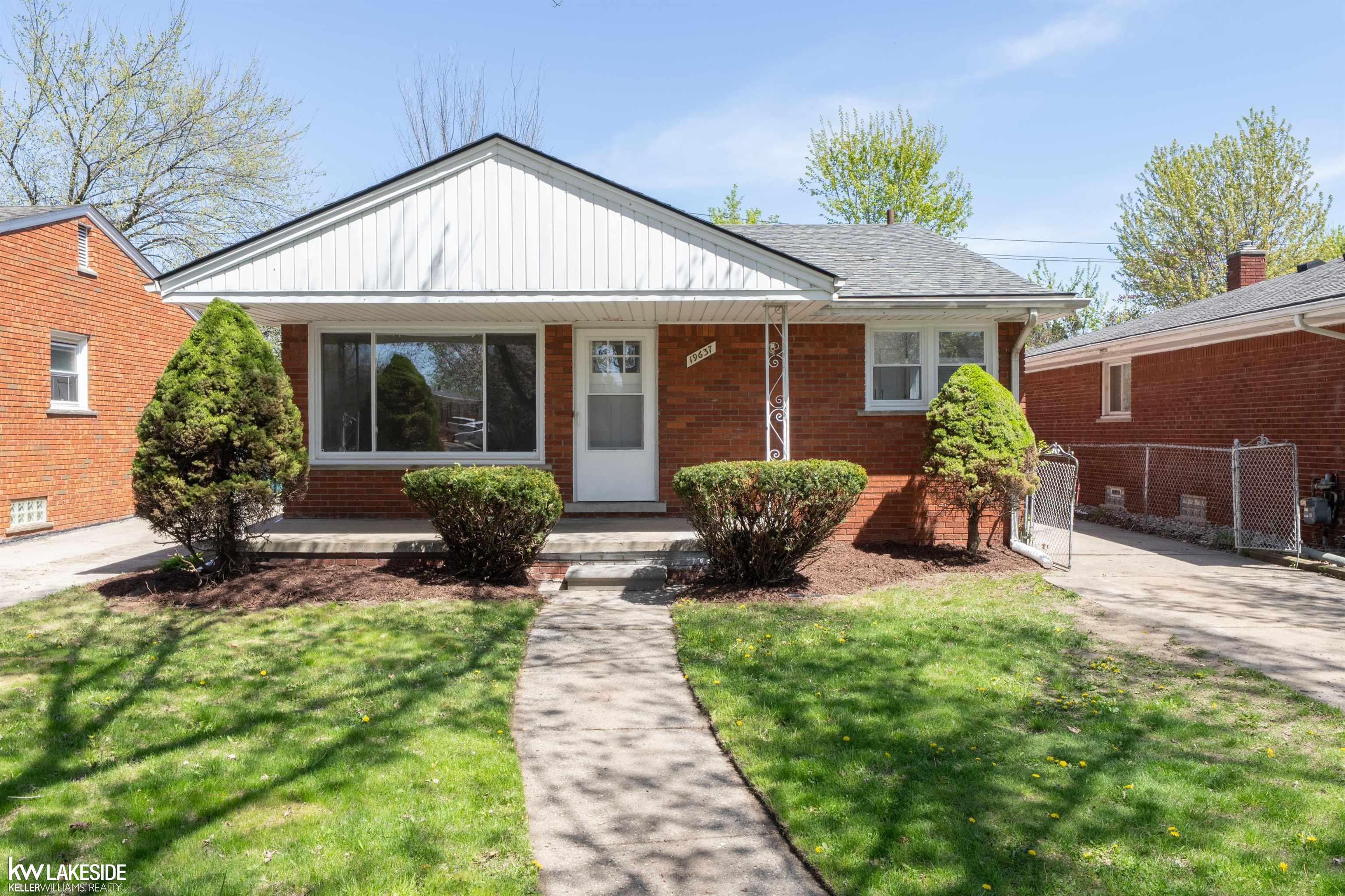 19637 Country Club Drive, Harper Woods, MI, 48225