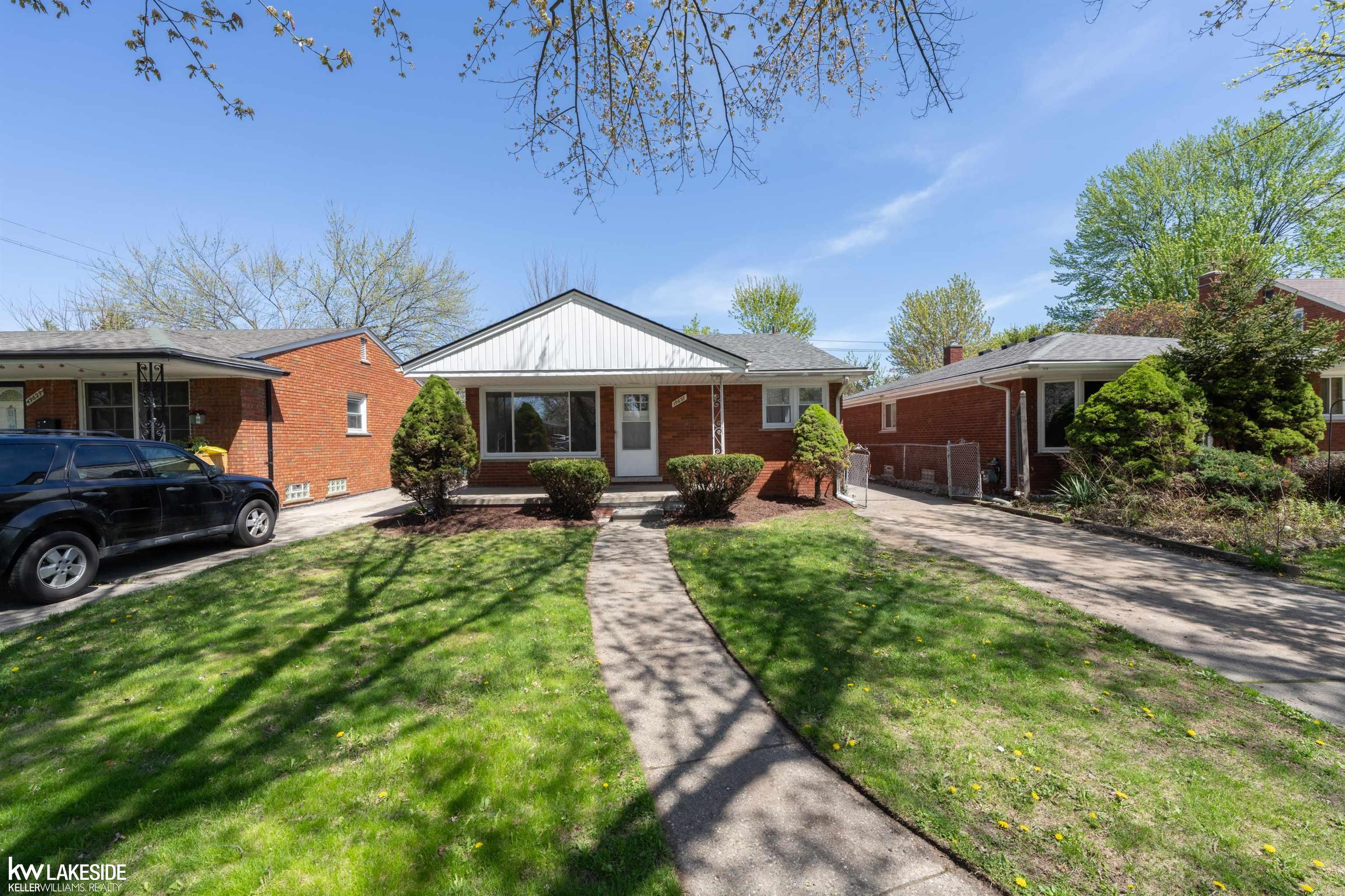 19637 Country Club Drive, Harper Woods, MI, 48225