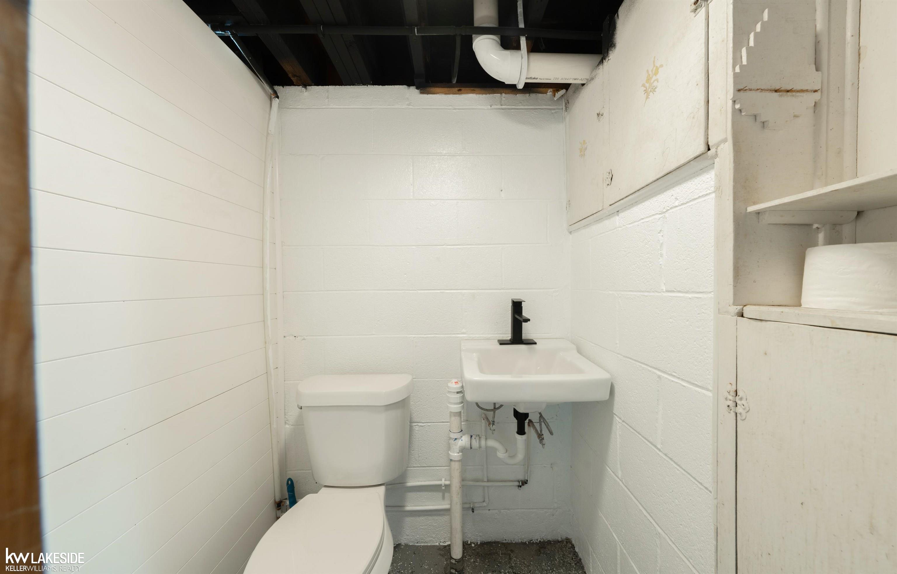 19637 Country Club Drive, Harper Woods, MI, 48225