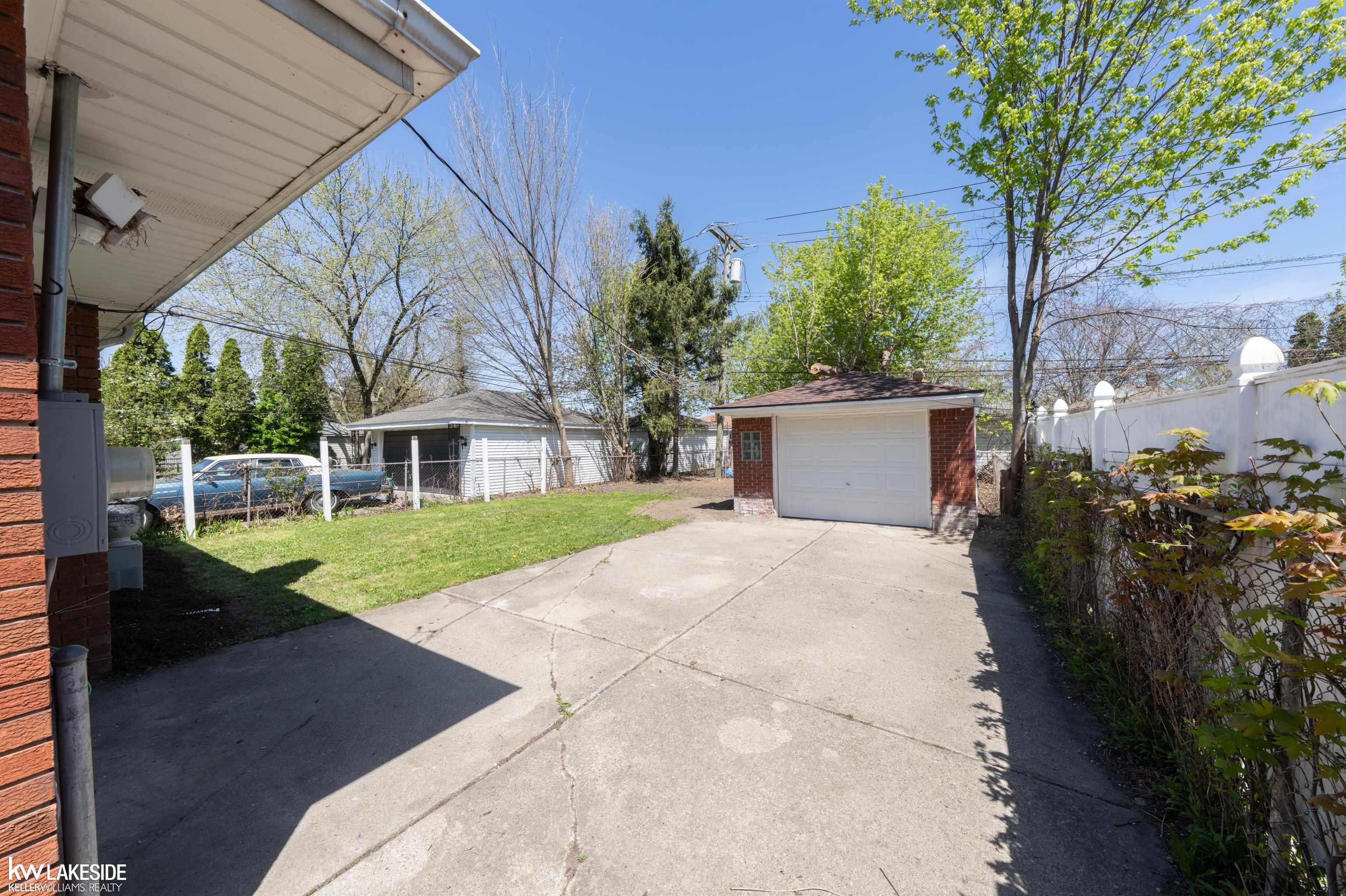 19637 Country Club Drive, Harper Woods, MI, 48225