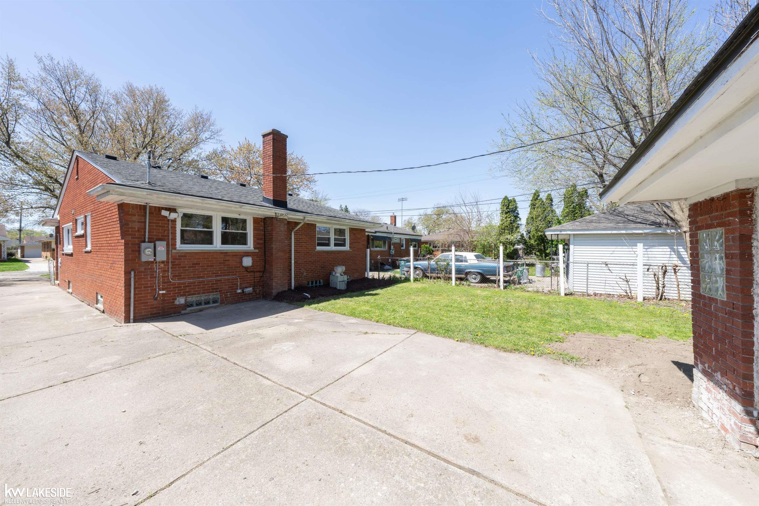 19637 Country Club Drive, Harper Woods, MI, 48225