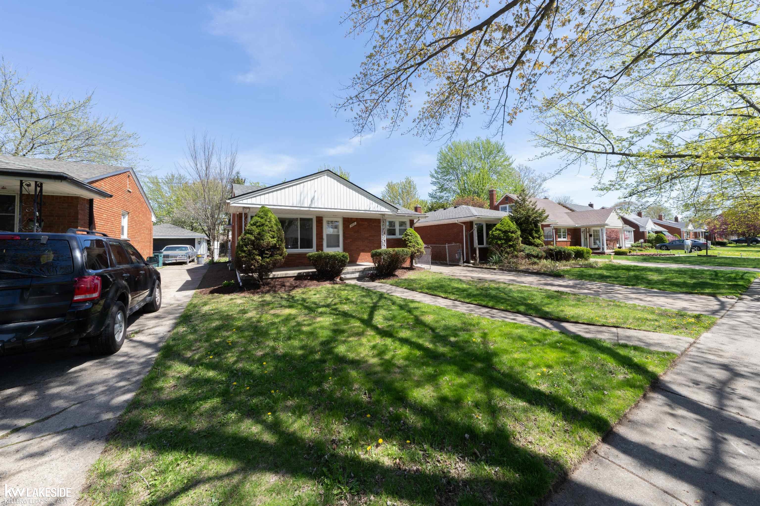 19637 Country Club Drive, Harper Woods, MI, 48225