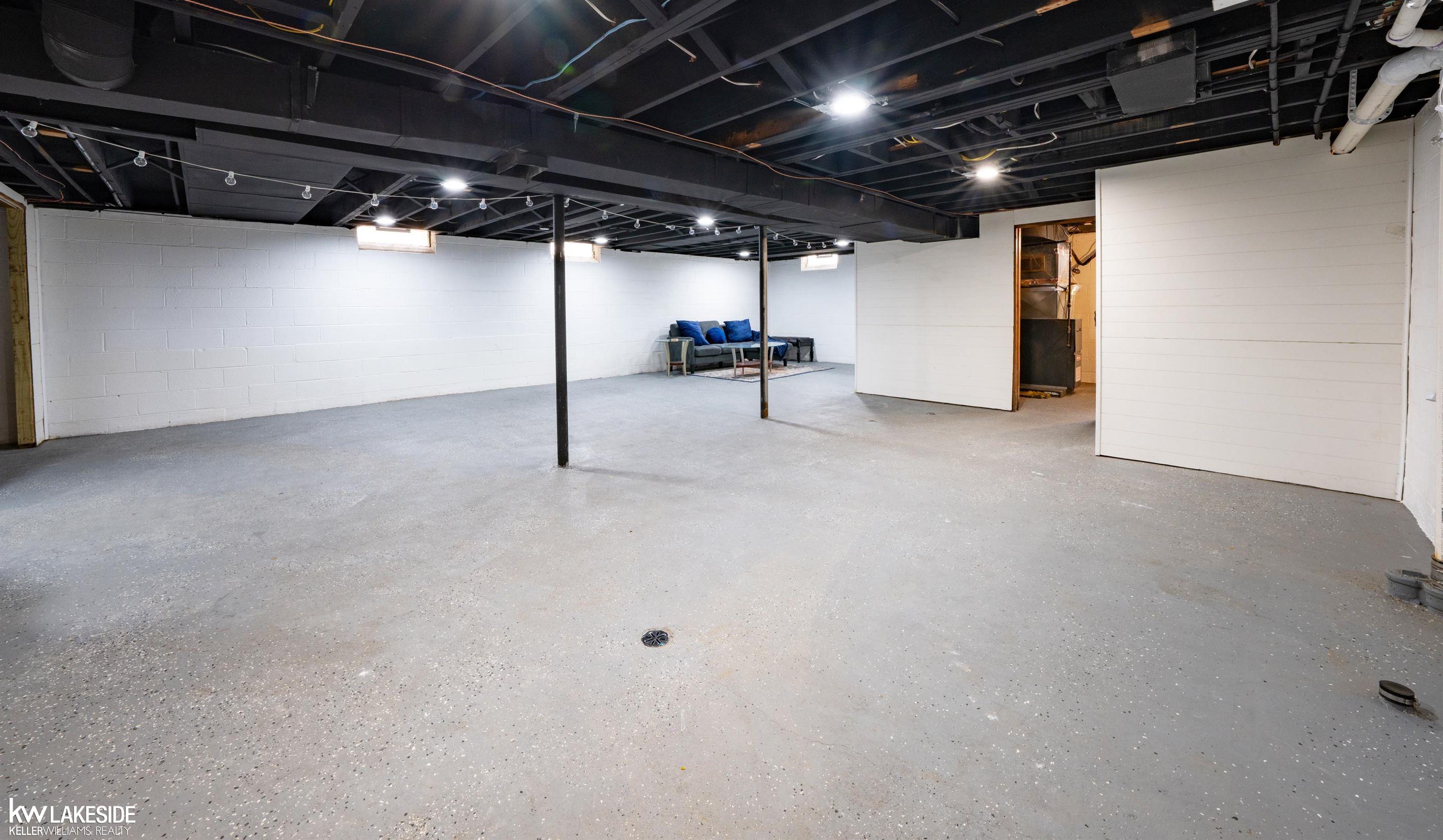 19637 Country Club Drive, Harper Woods, MI, 48225