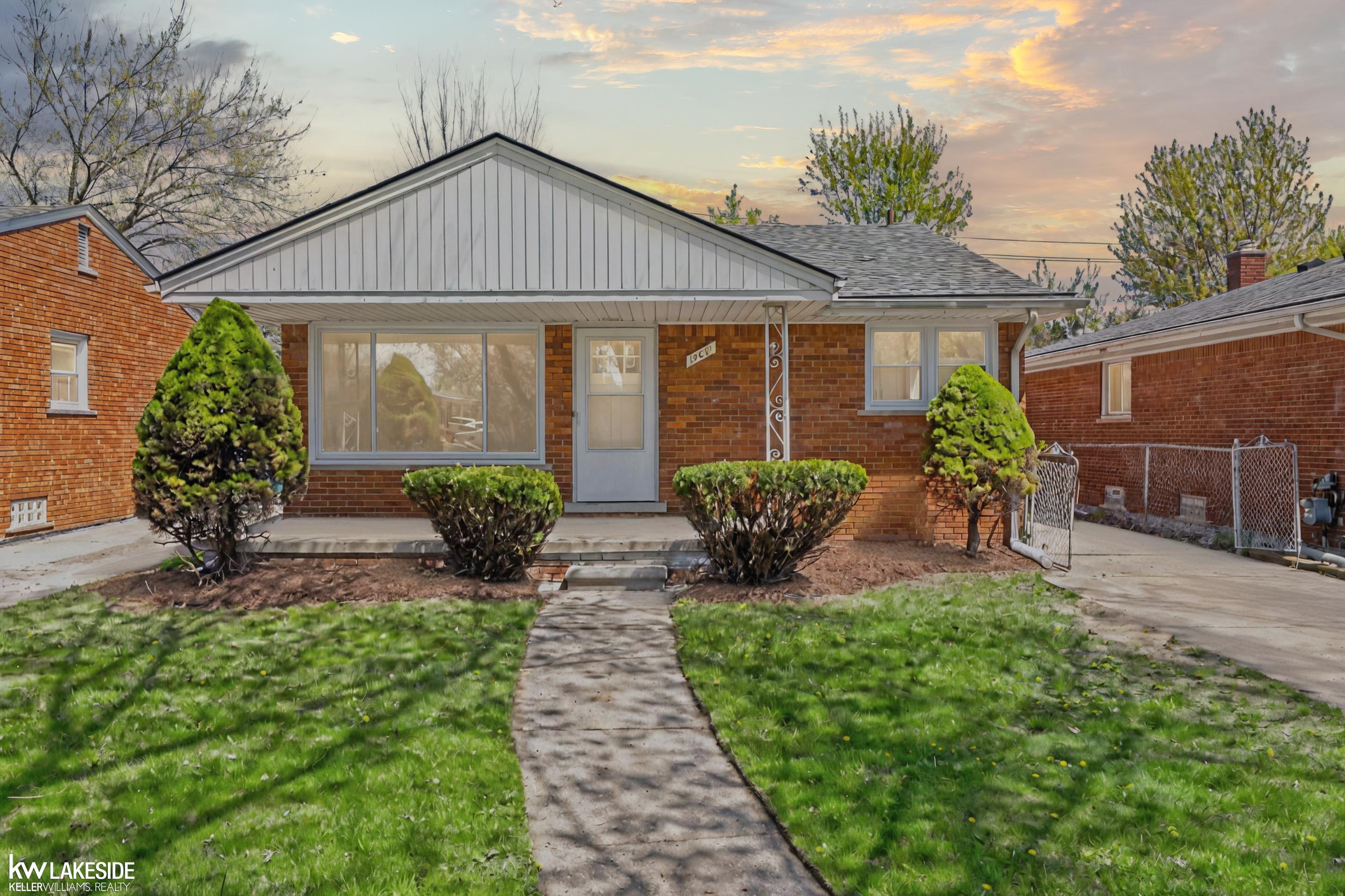 19637 Country Club Drive, Harper Woods, MI, 48225