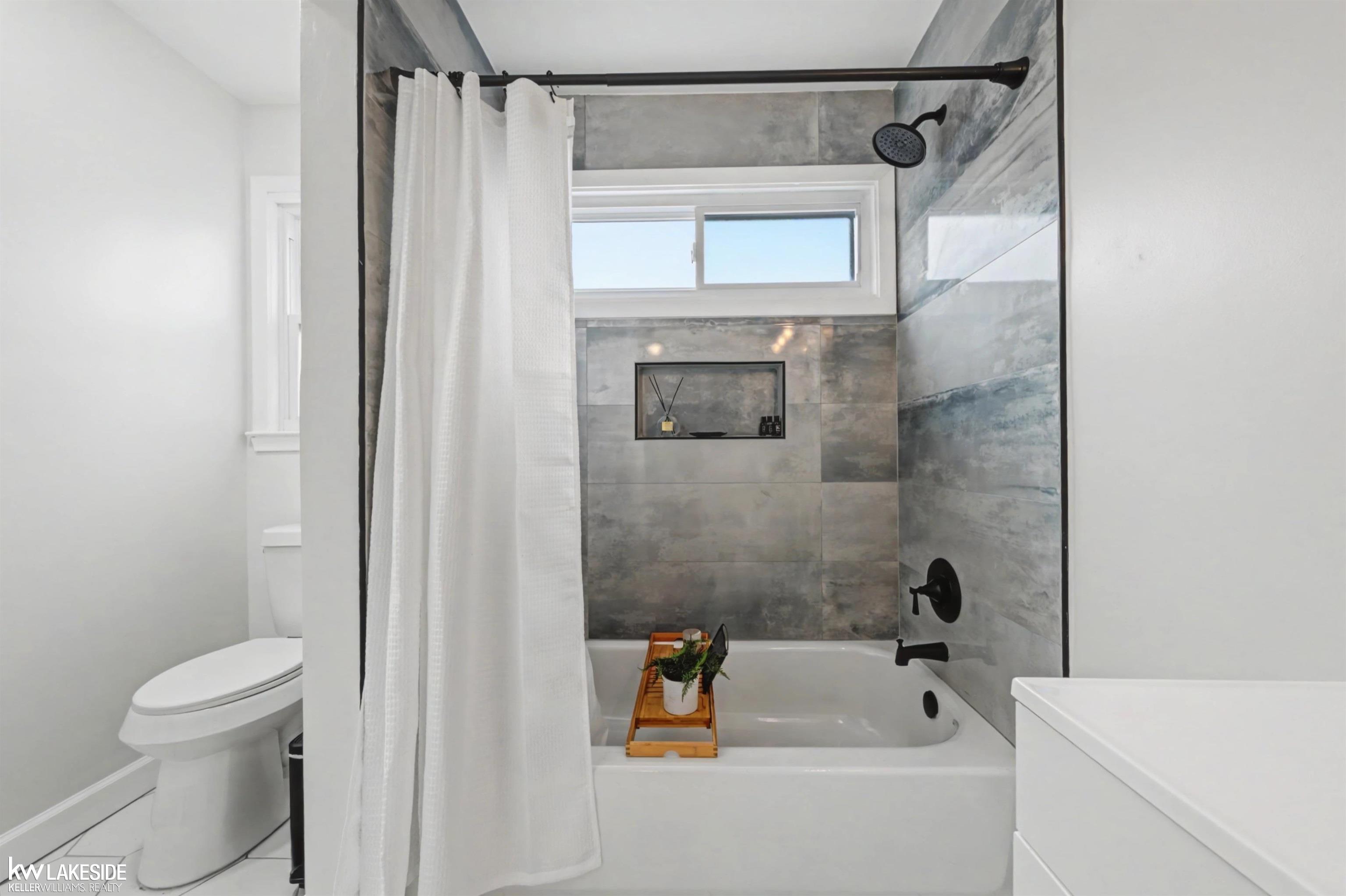 19637 Country Club Drive, Harper Woods, MI, 48225