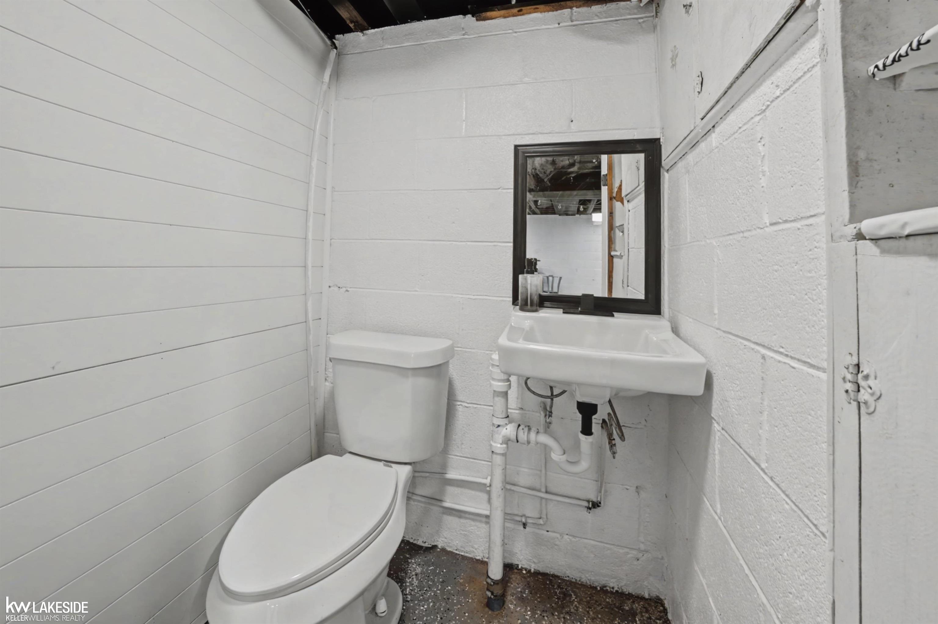 19637 Country Club Drive, Harper Woods, MI, 48225