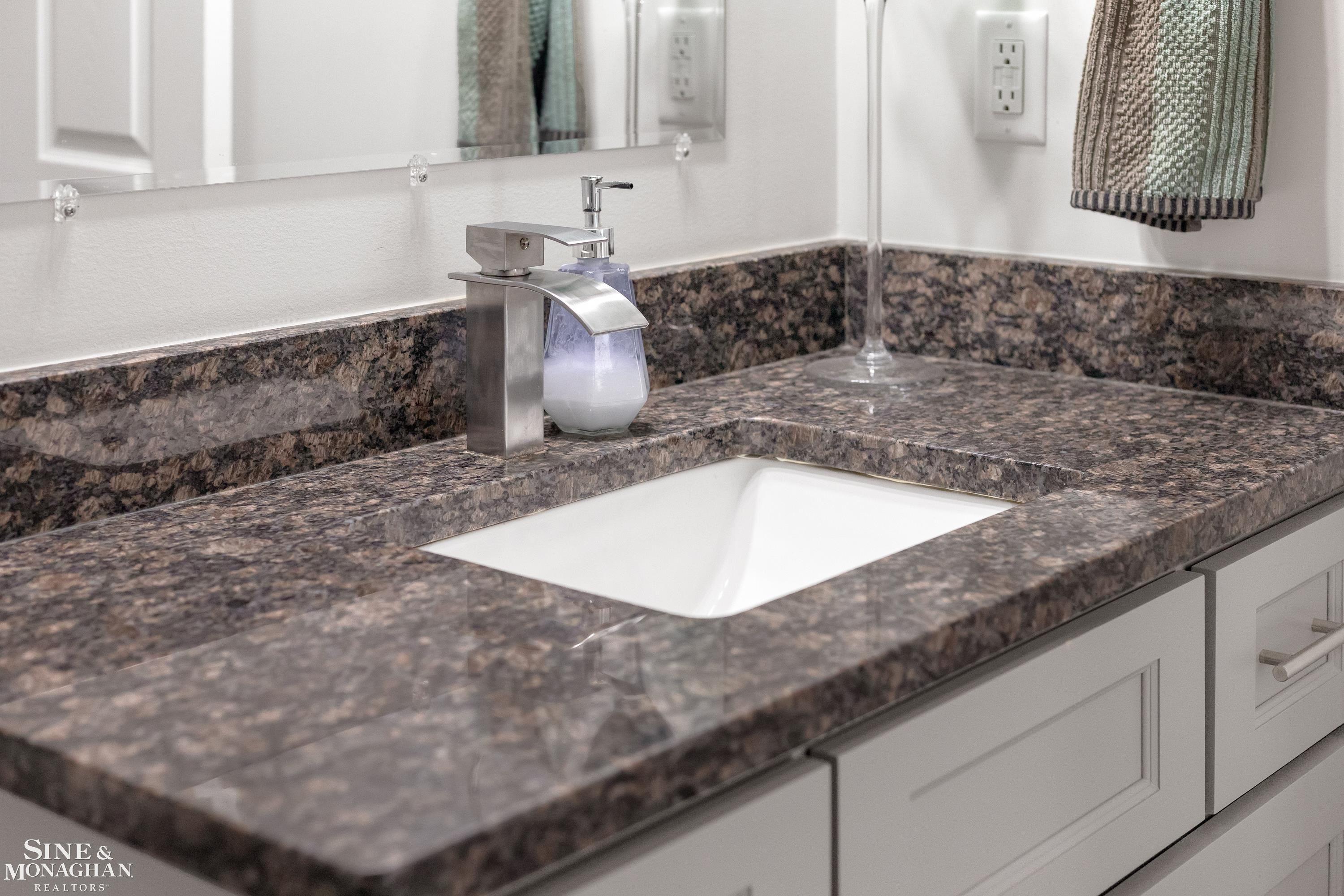 9279 Oakdale Street, Clay, MI, 48001