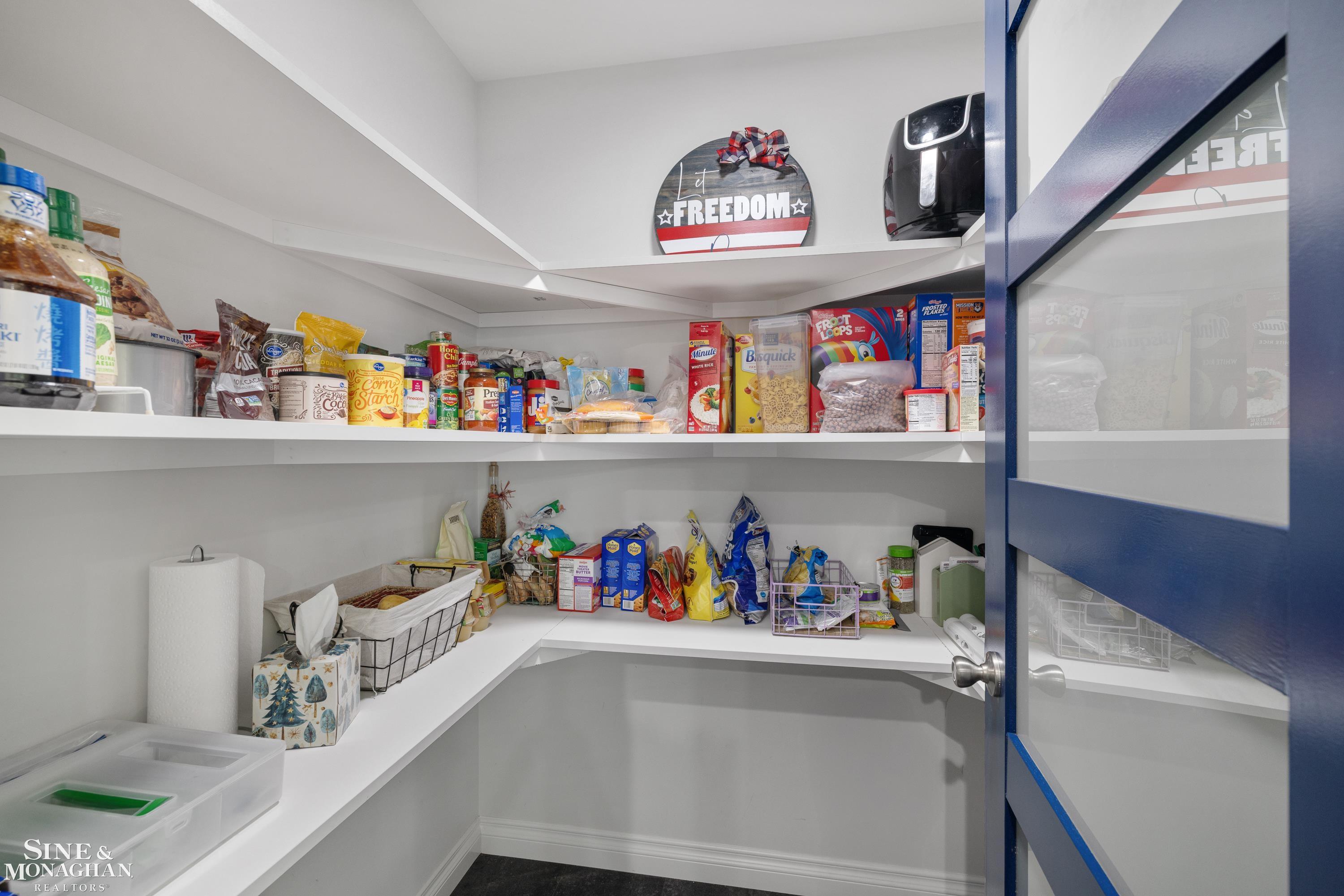 9279 Oakdale Street, Clay, MI, 48001