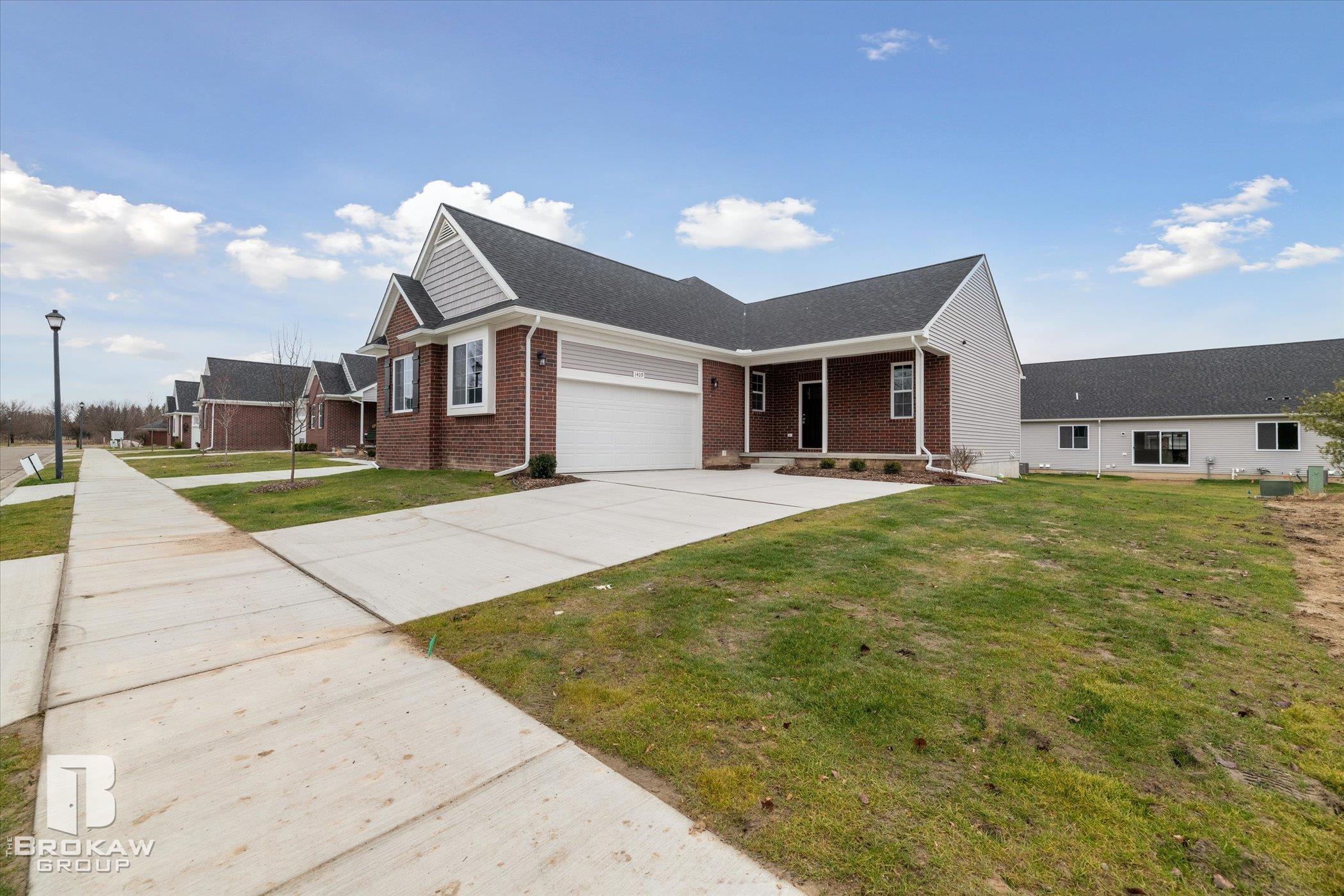 1437 Luxington Drive photo 5