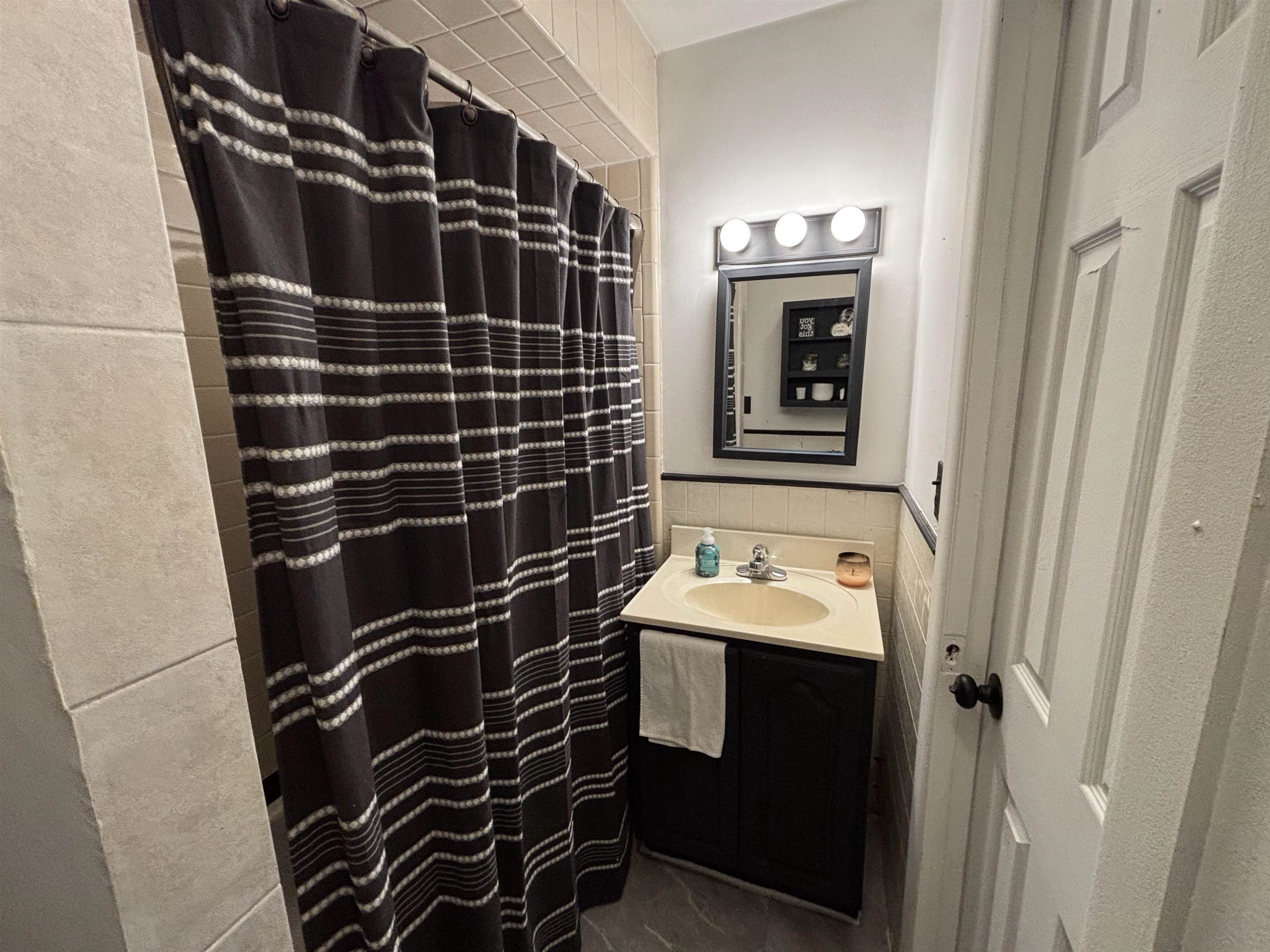 Homes for sale in Flushing, MI | 6565 River Rd, Flushing, MI 48433 | MLS# 50200880