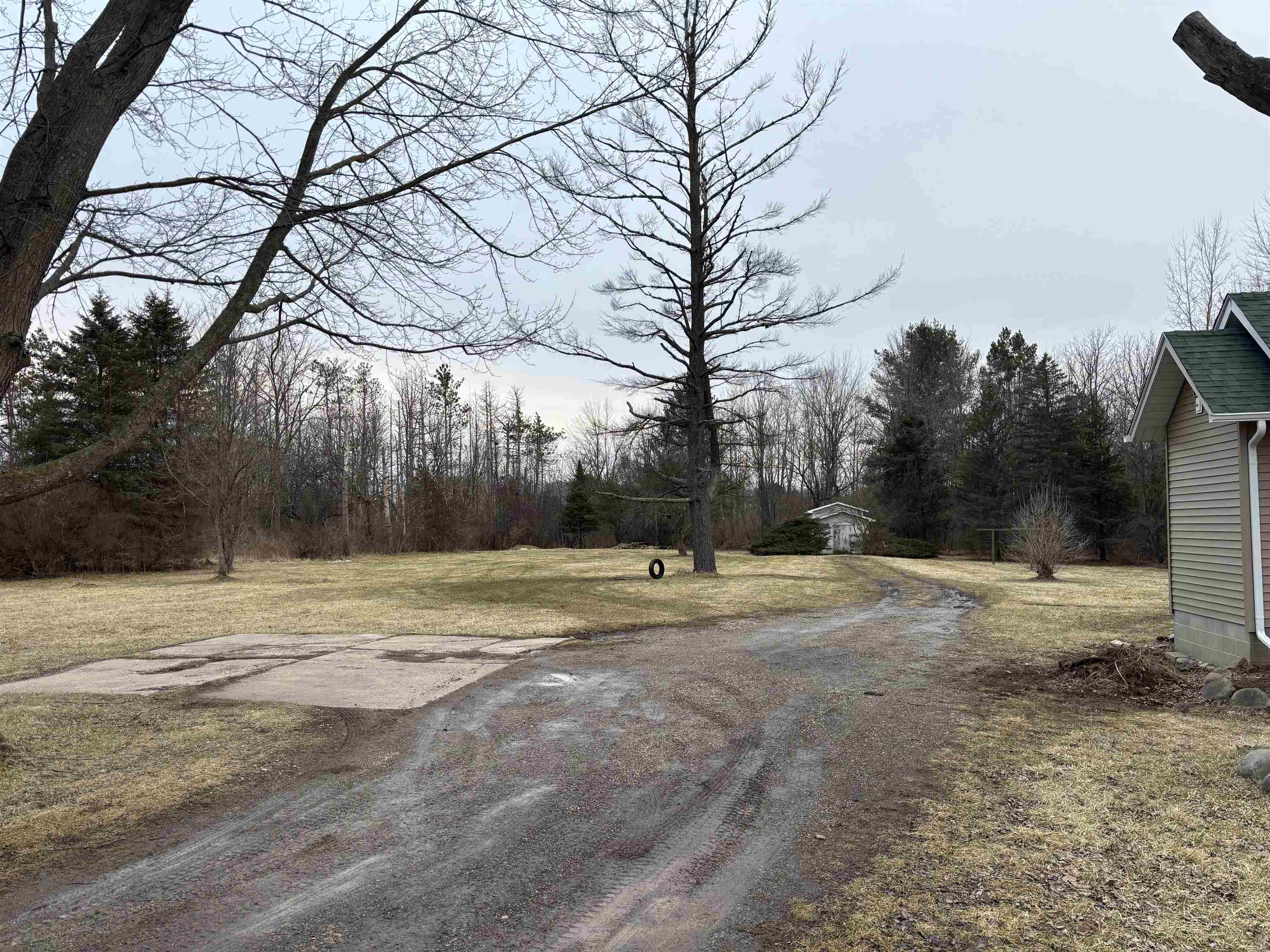 Homes for sale in Flushing, MI | 6565 River Rd, Flushing, MI 48433 | MLS# 50200880