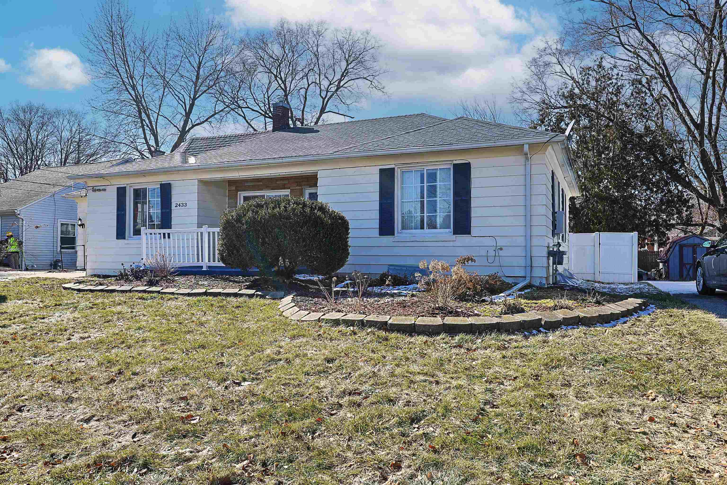 2433 N Clinton Street, Saginaw, MI, 48602